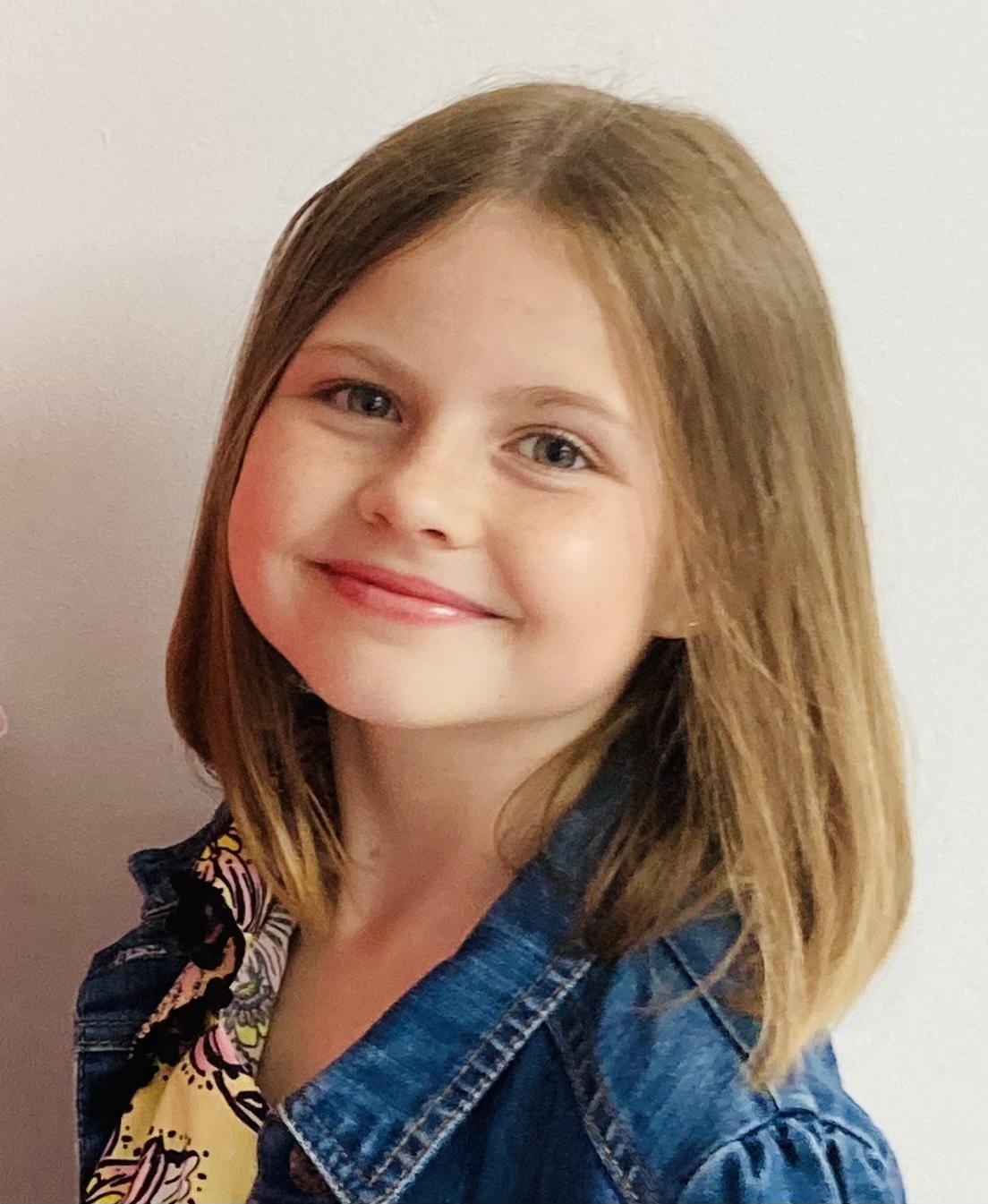 actor Sienna Sayer large photo