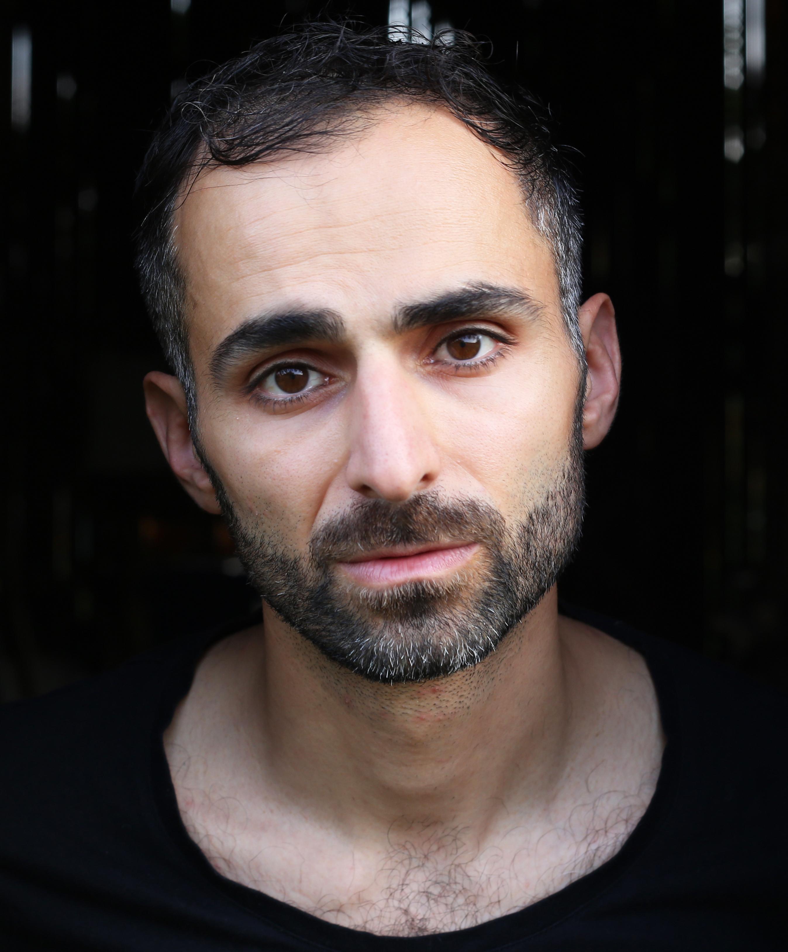 actor Hadi Khanjanpour large photo