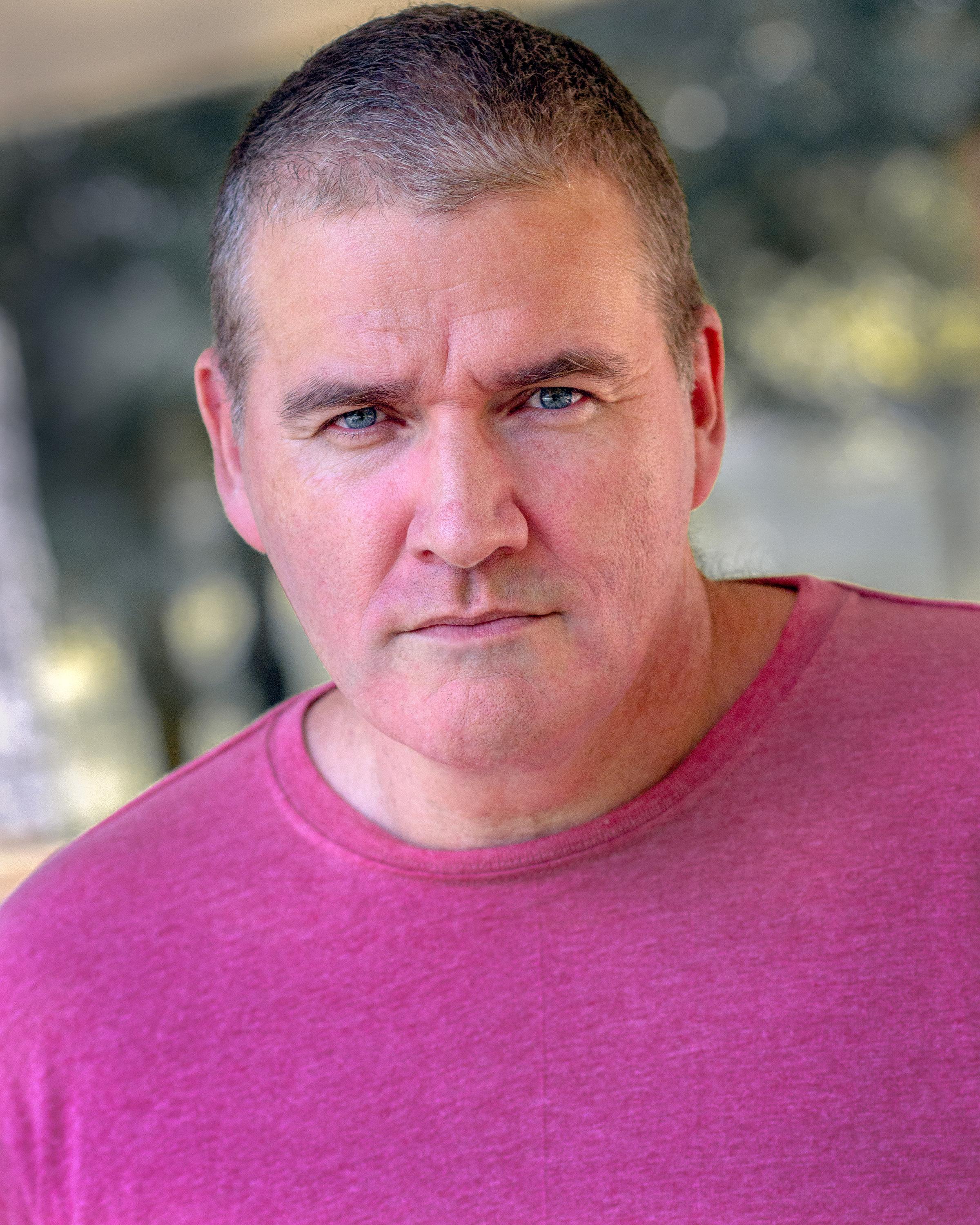 actor Paul Van Scott large photo