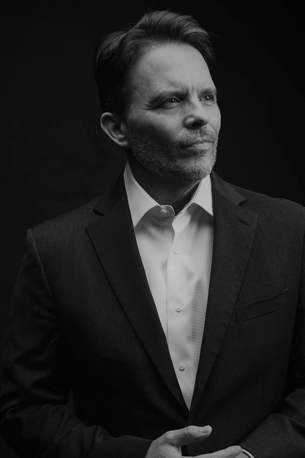 actor Jon Michael Davis large photo