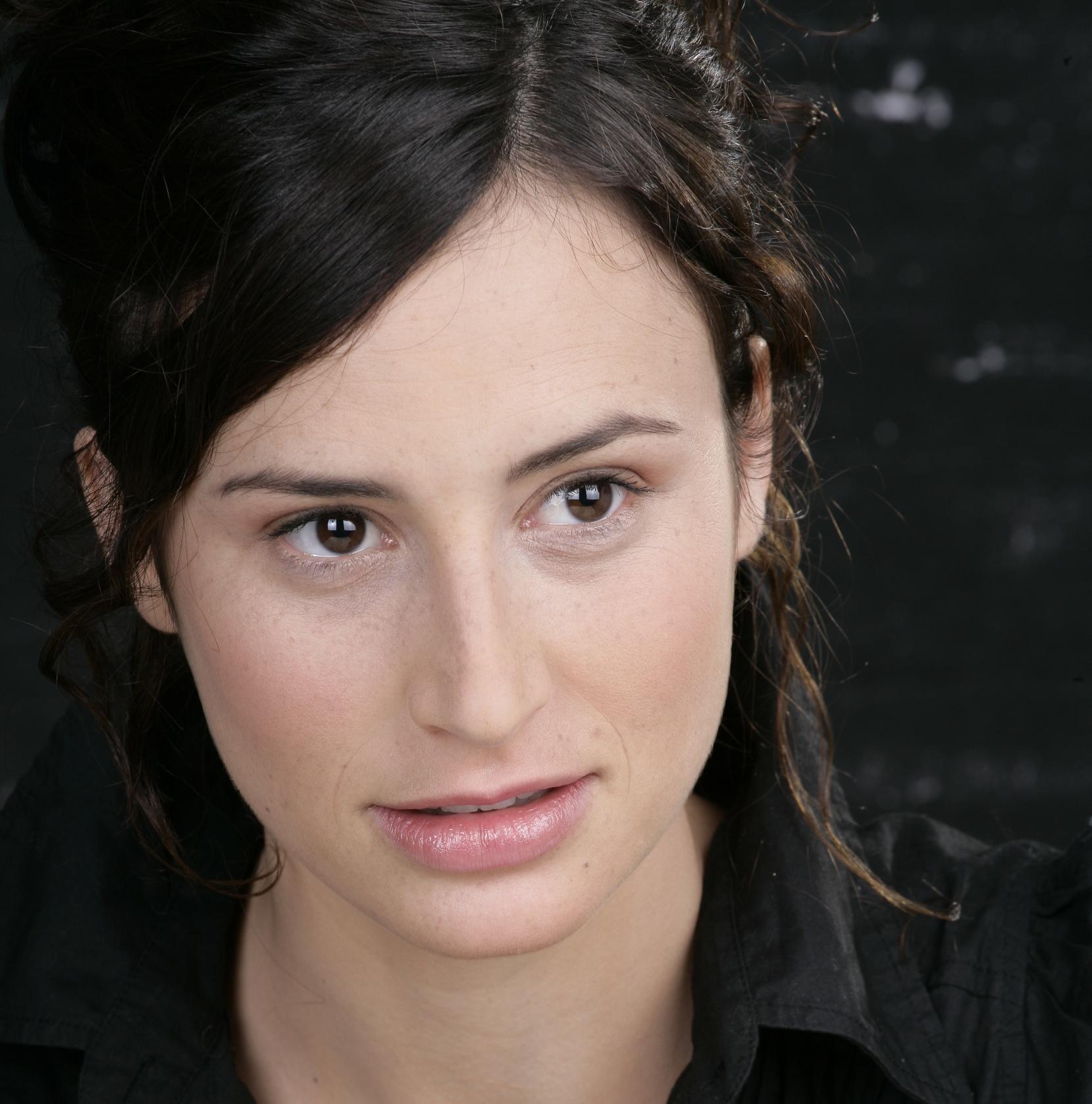 actor Adi Bielski large photo