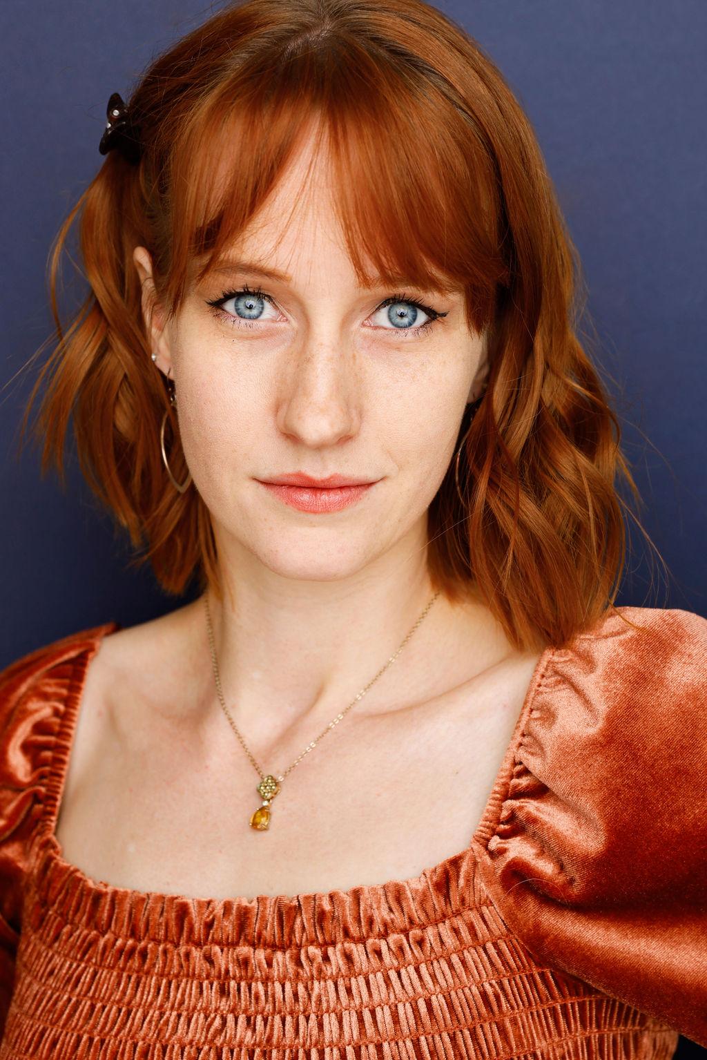 actor Lora Dailey large photo