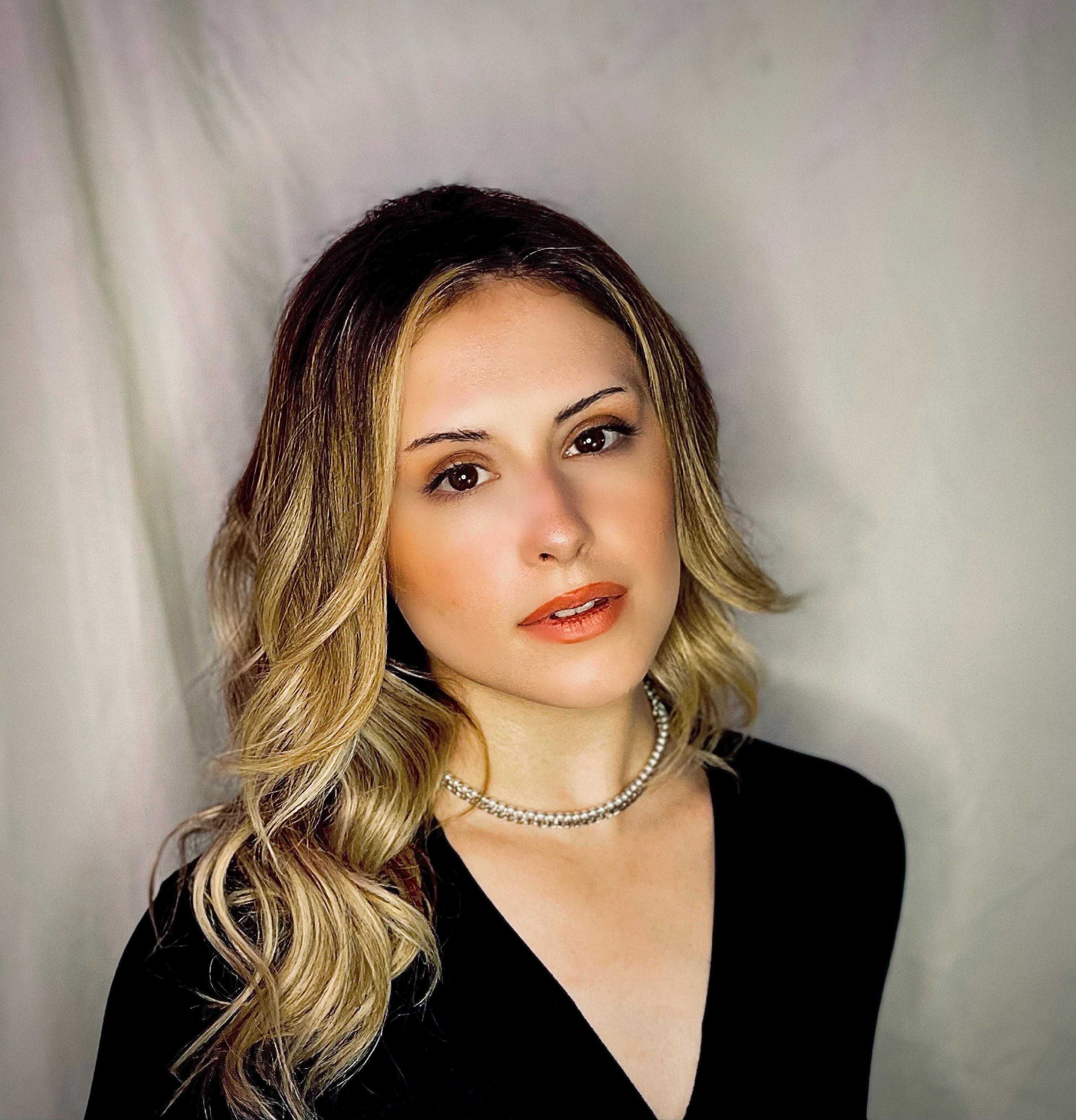 actor Leah Berst large photo