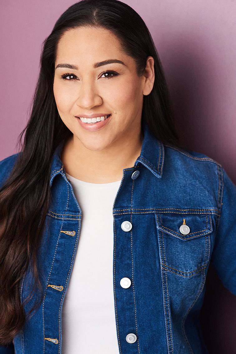 actor Lizette Hunter large photo