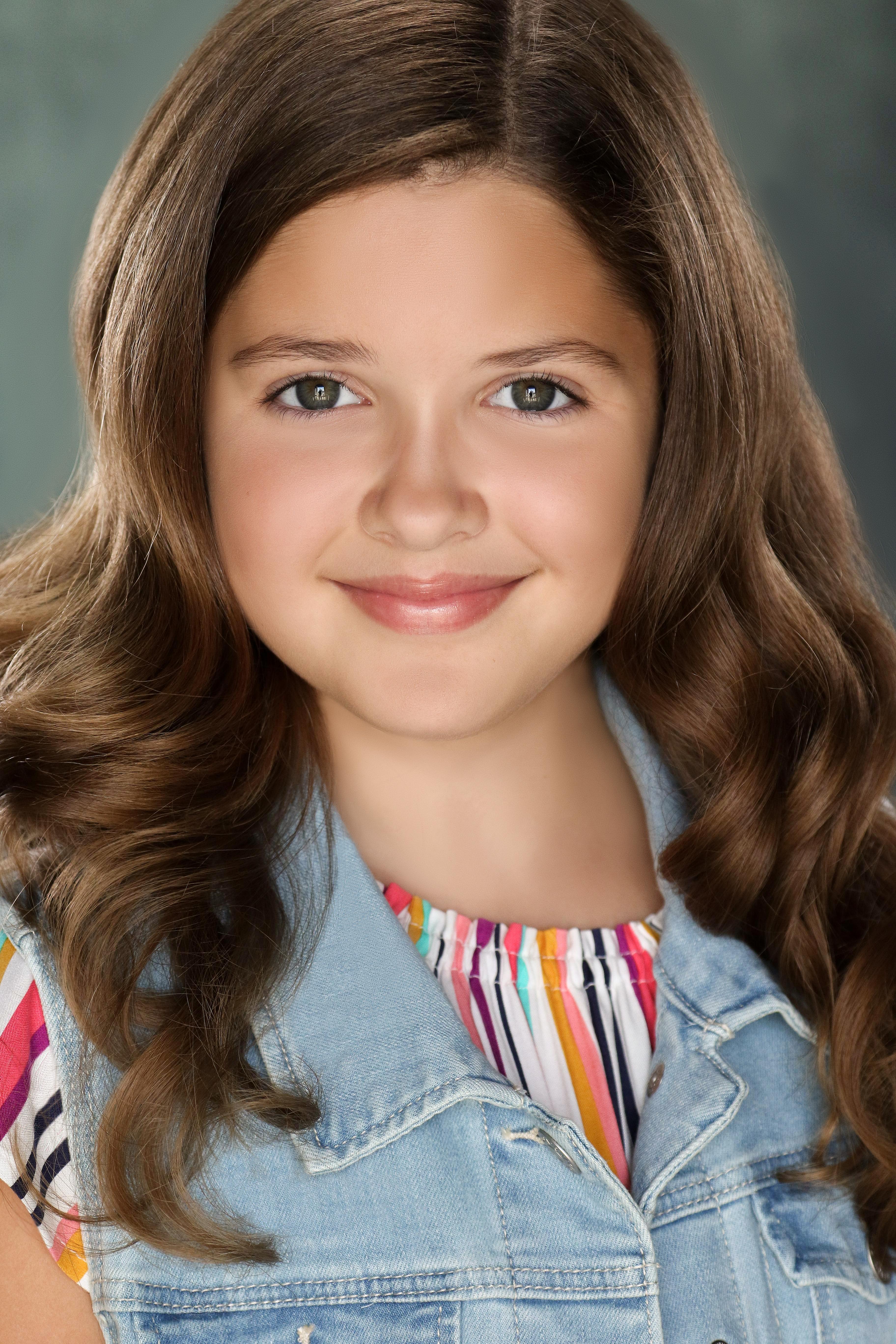 actor Isabel Young large photo