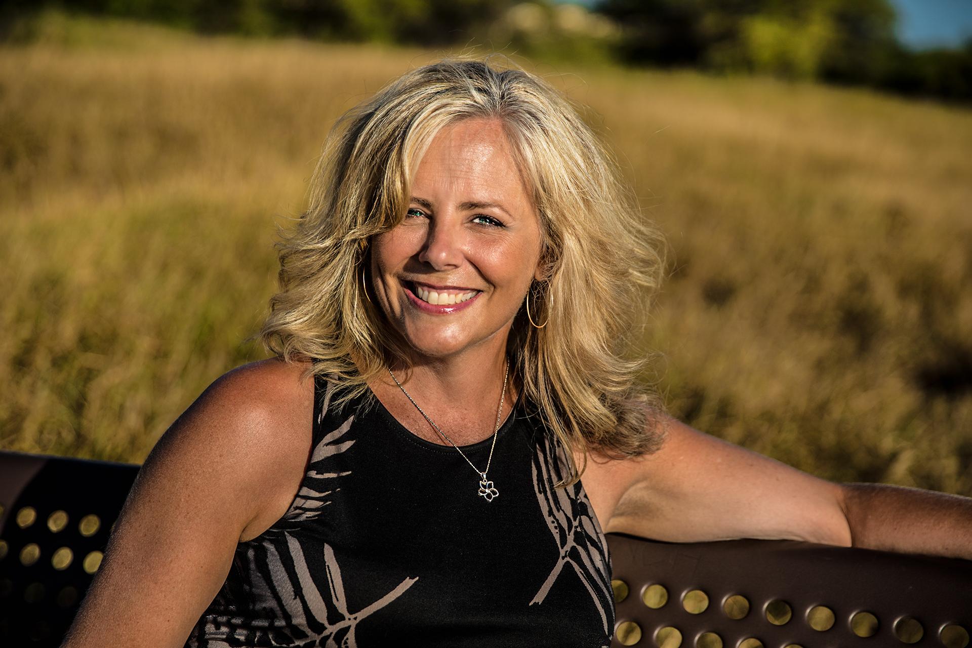 actor Karen Deone large photo