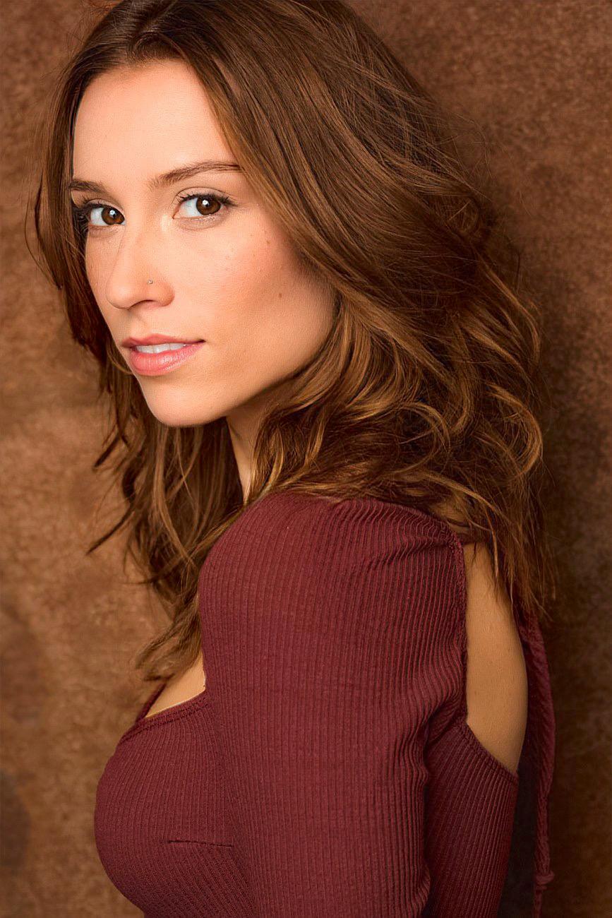 actor Emma Jessop large photo