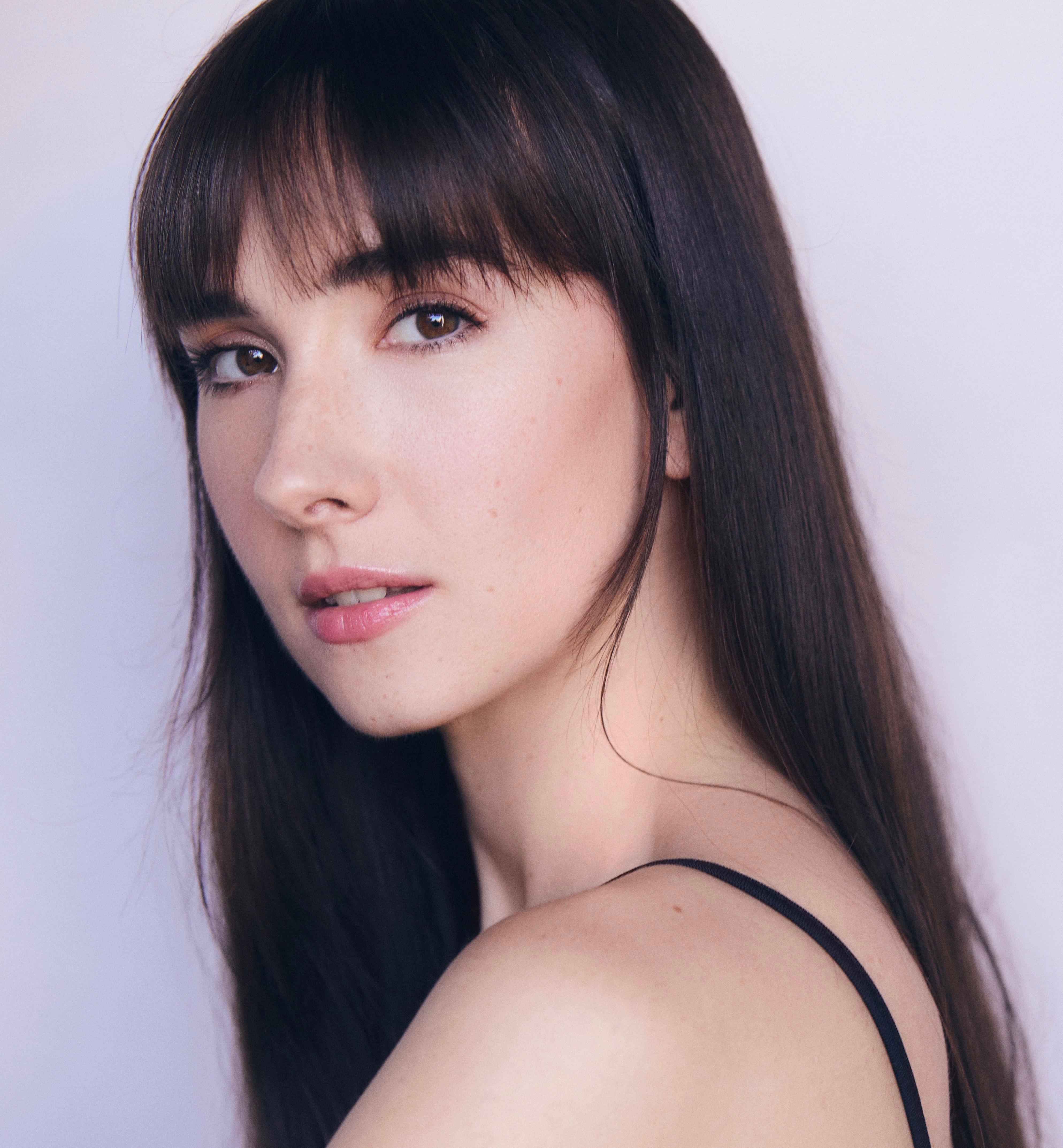 actor Darcie Irwin-Simpson large photo