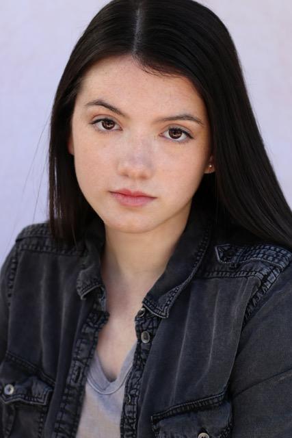 actor Izabella Sophia Johnson large photo