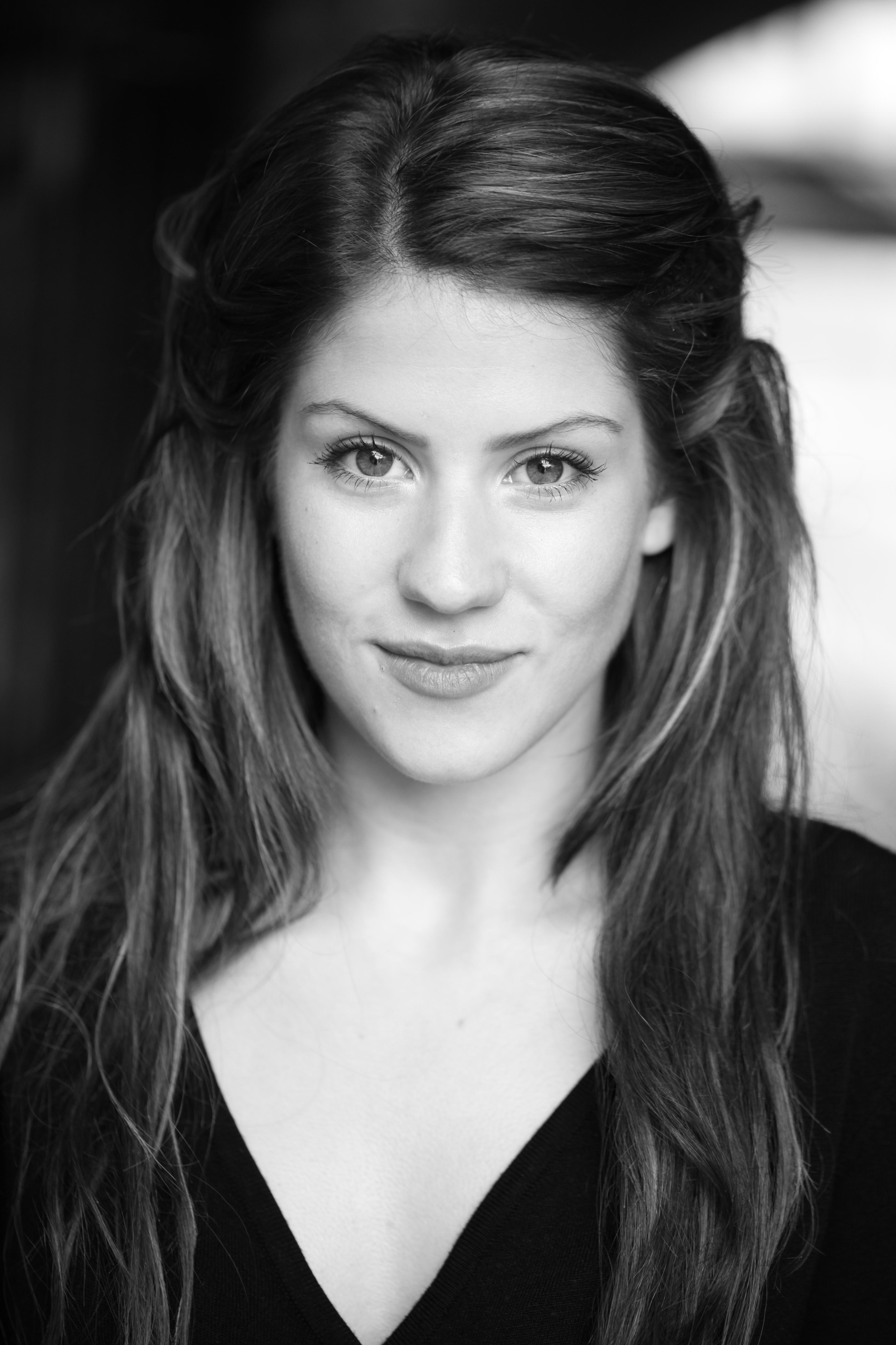 actor Lucy Evans large photo