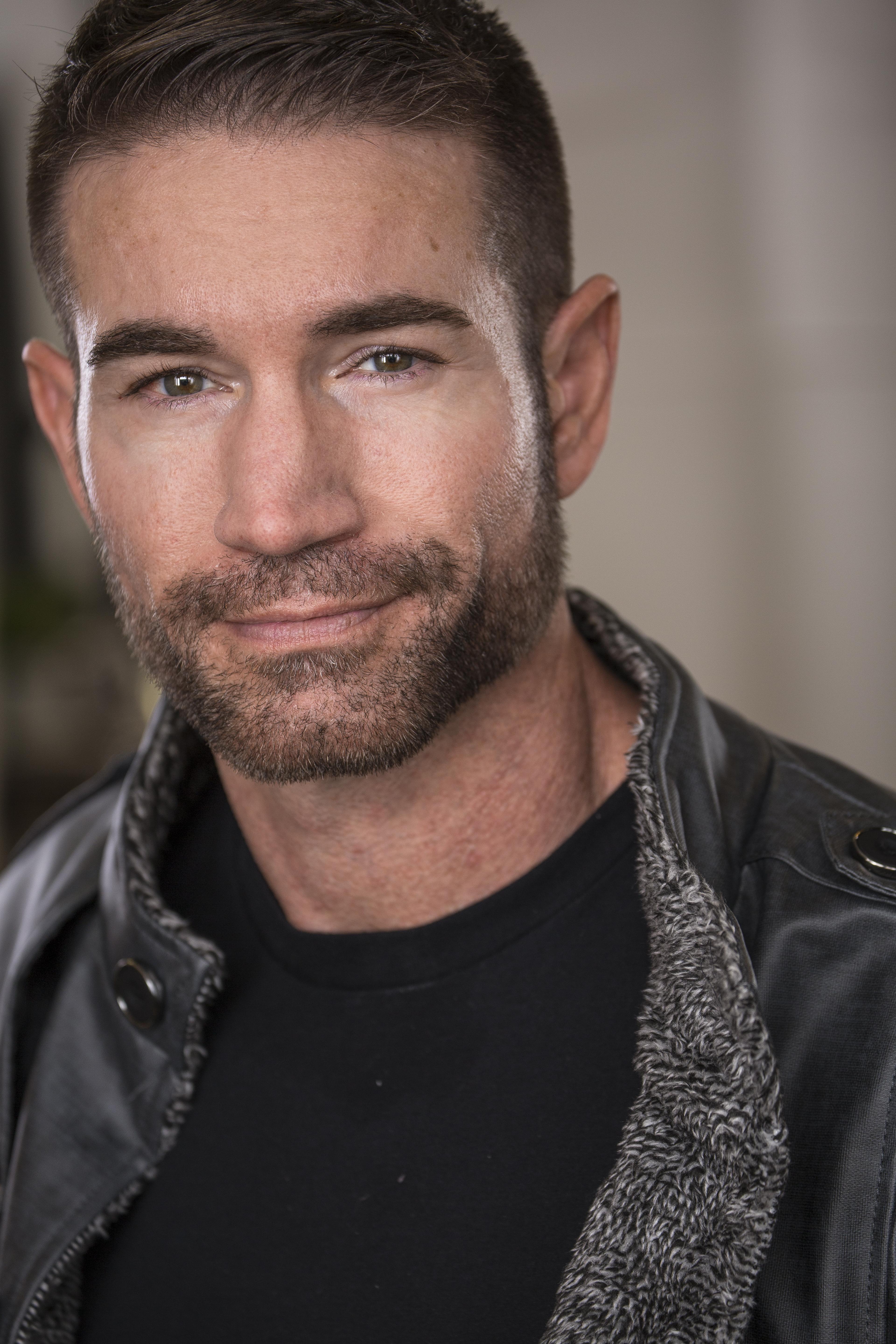 actor Dan Glenn large photo