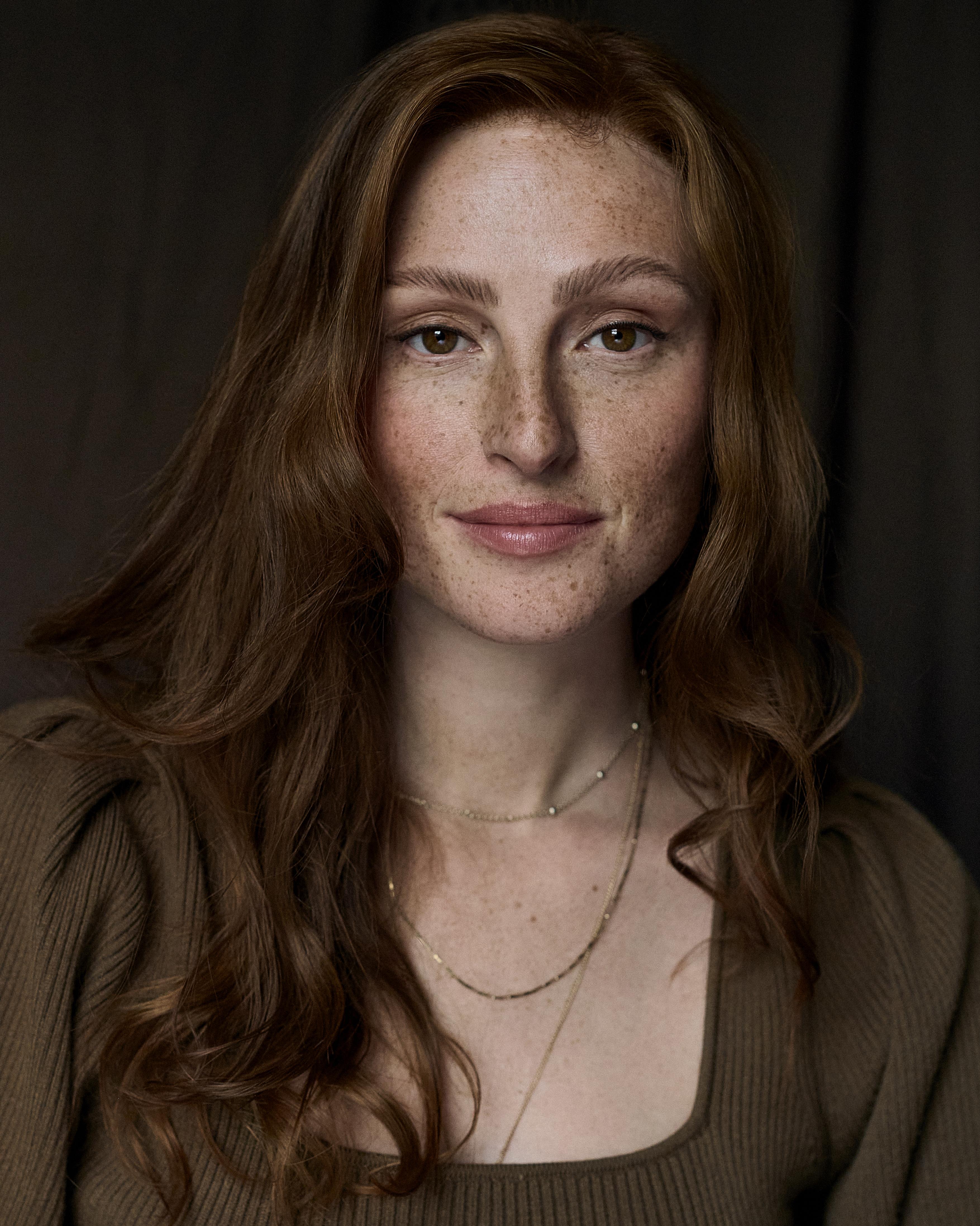 actor Amber Jean Rowan large photo