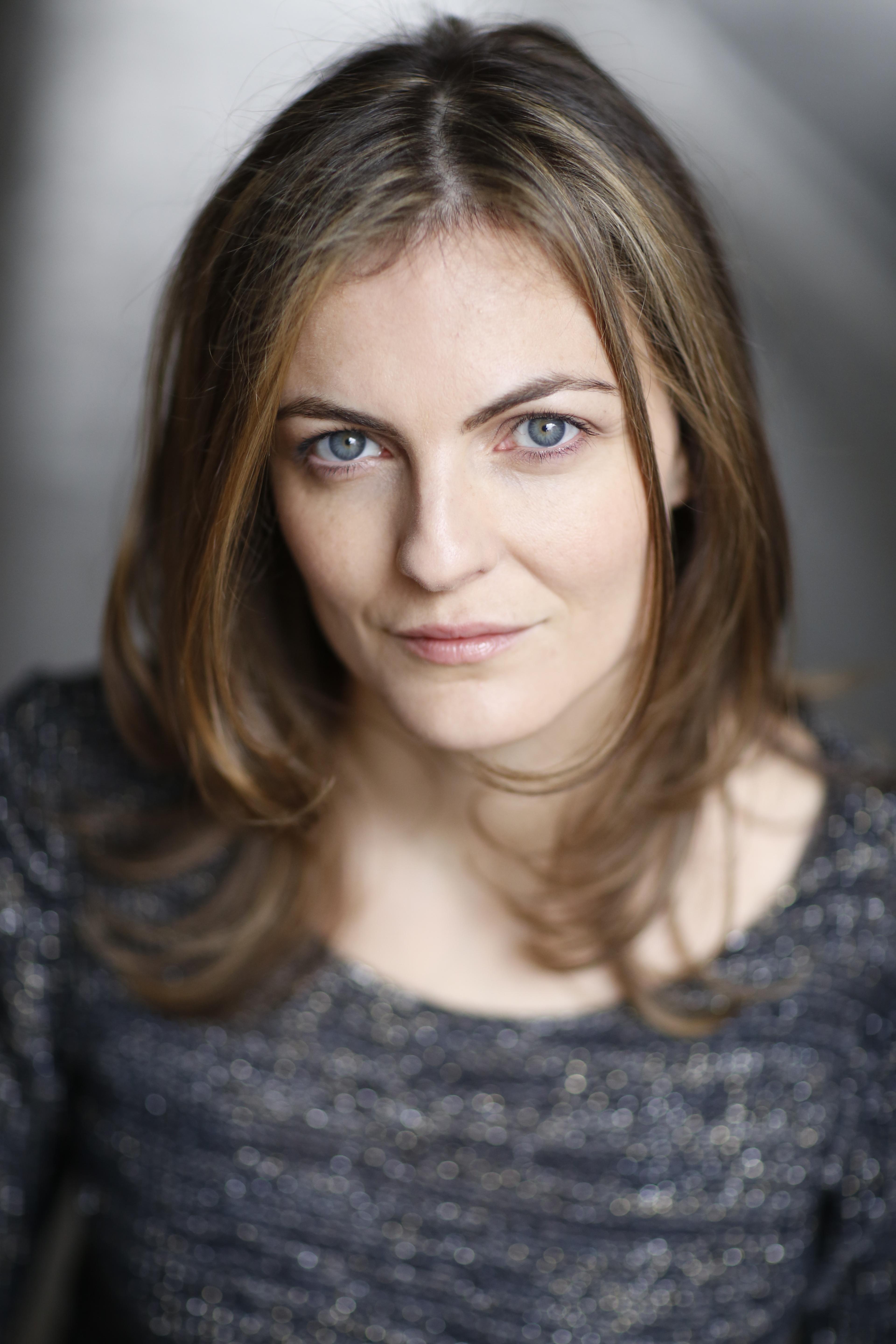 actor Olga Wehrly large photo