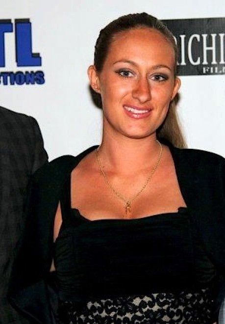 actor Christina Sampson large photo