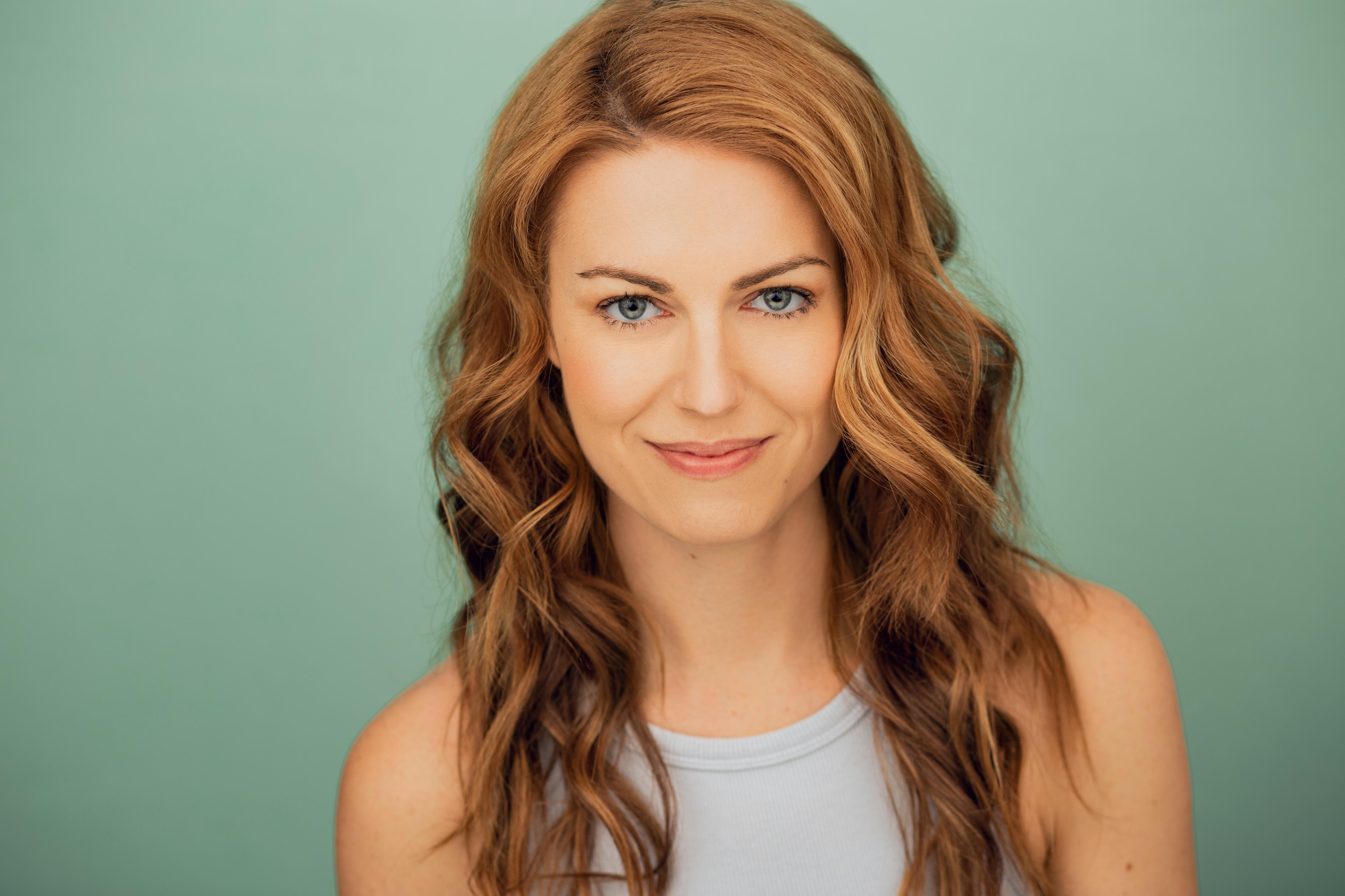 actor Sarah Pribis large photo