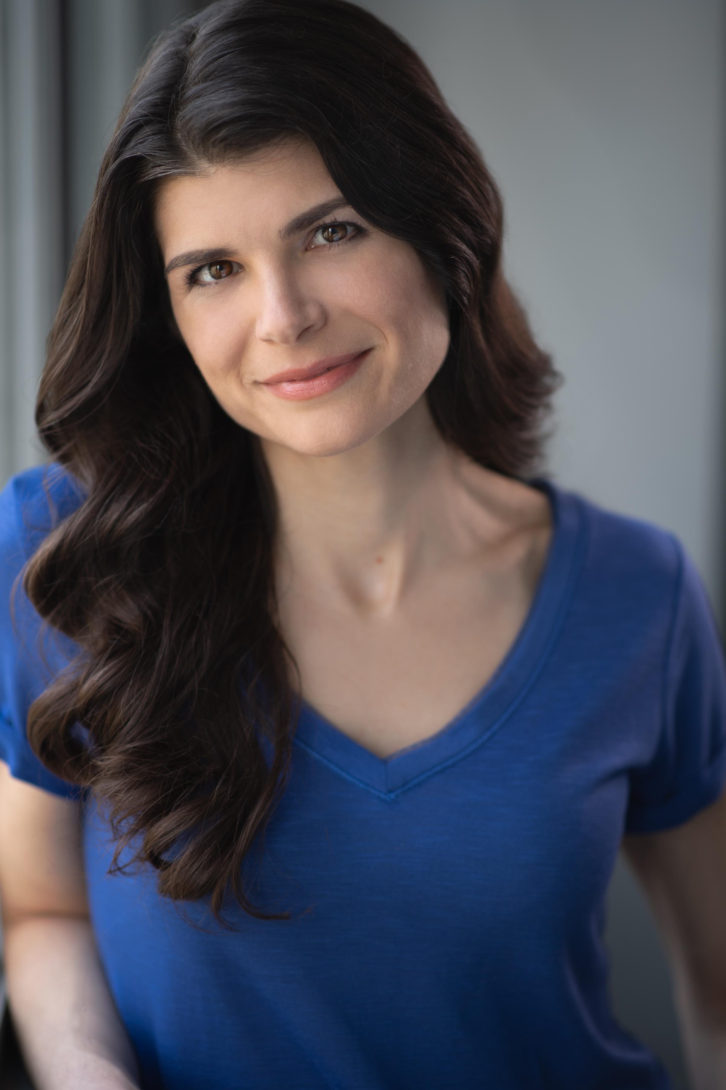 actor Elizabeth Cottle large photo