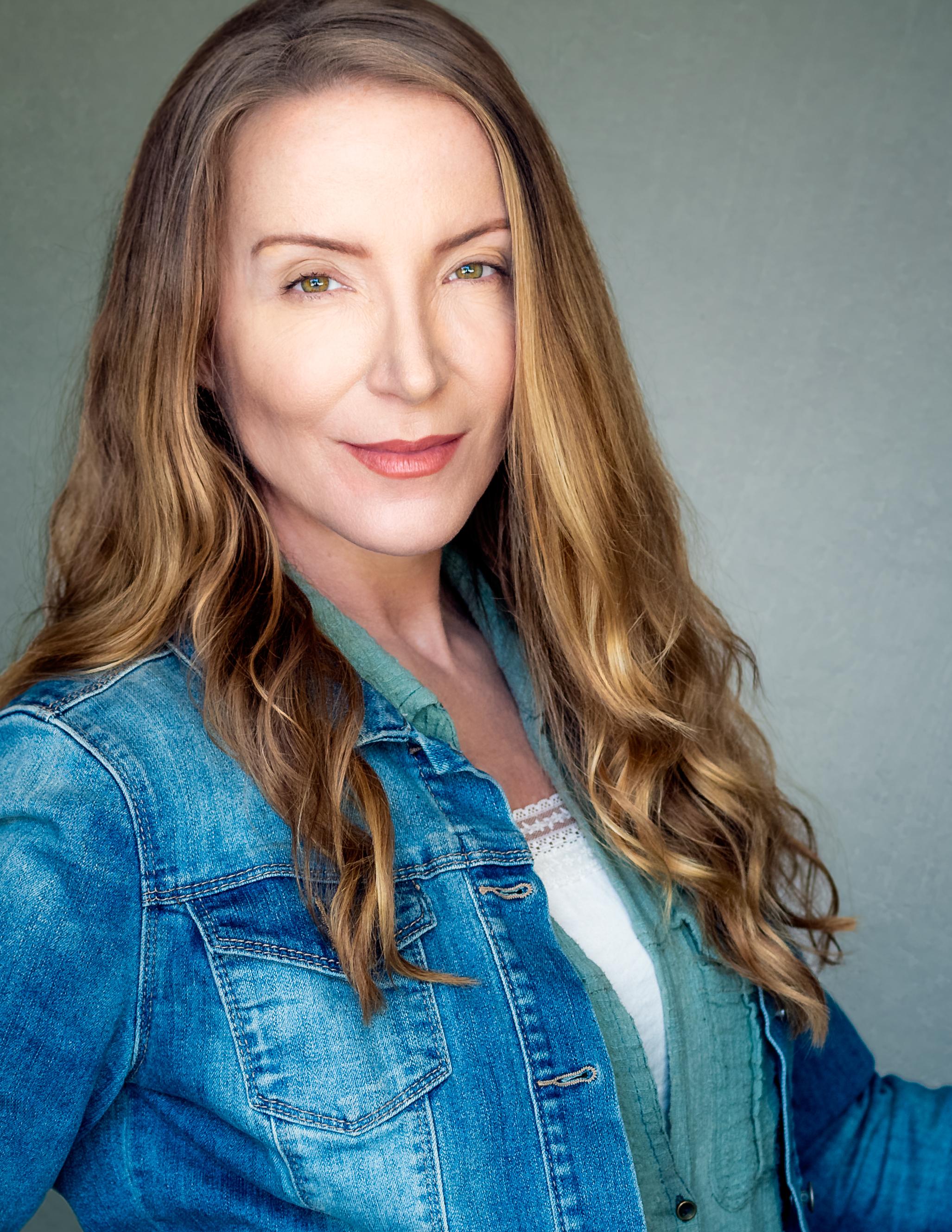 actor Lara Helena large photo