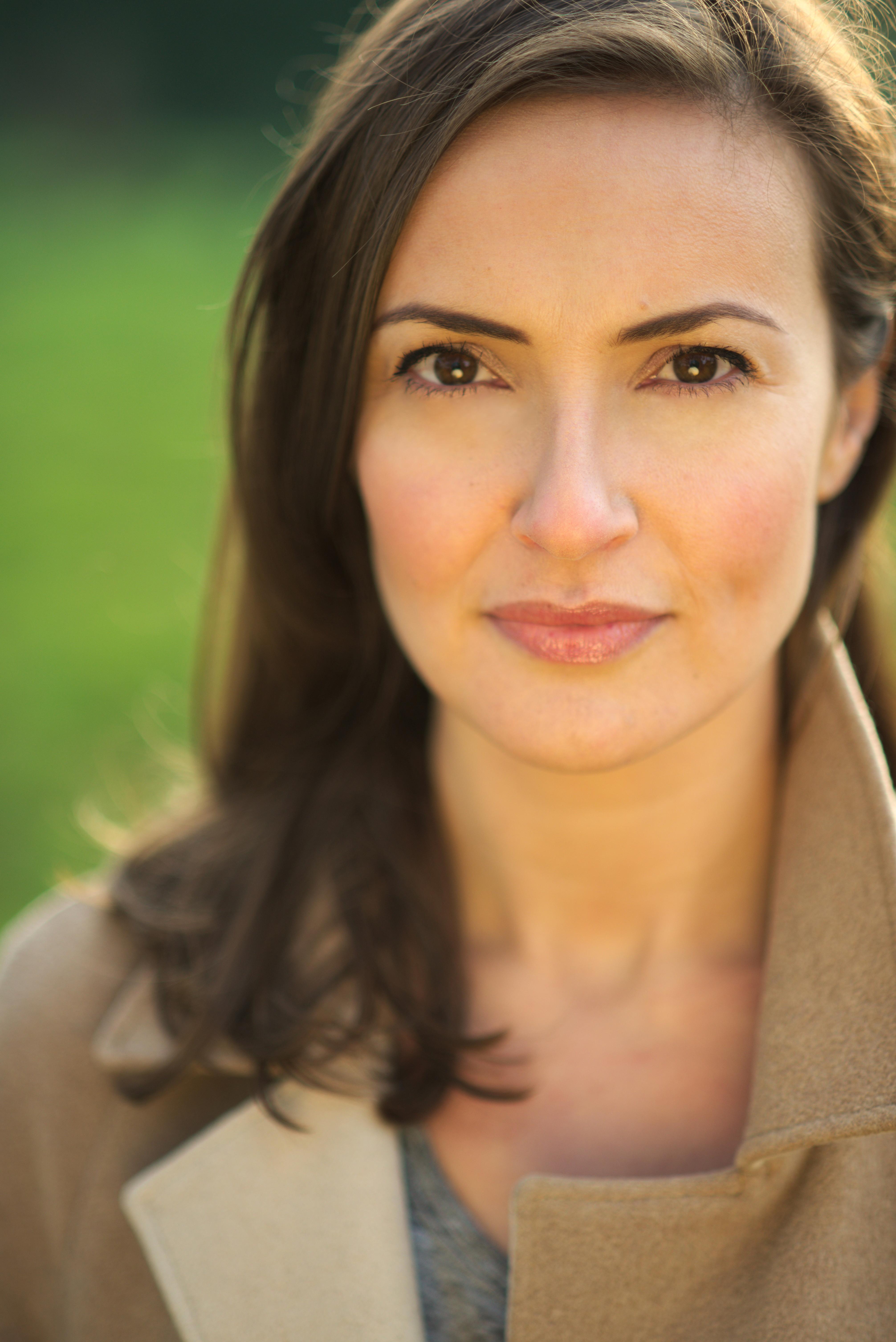 actor Alexis Peterman large photo