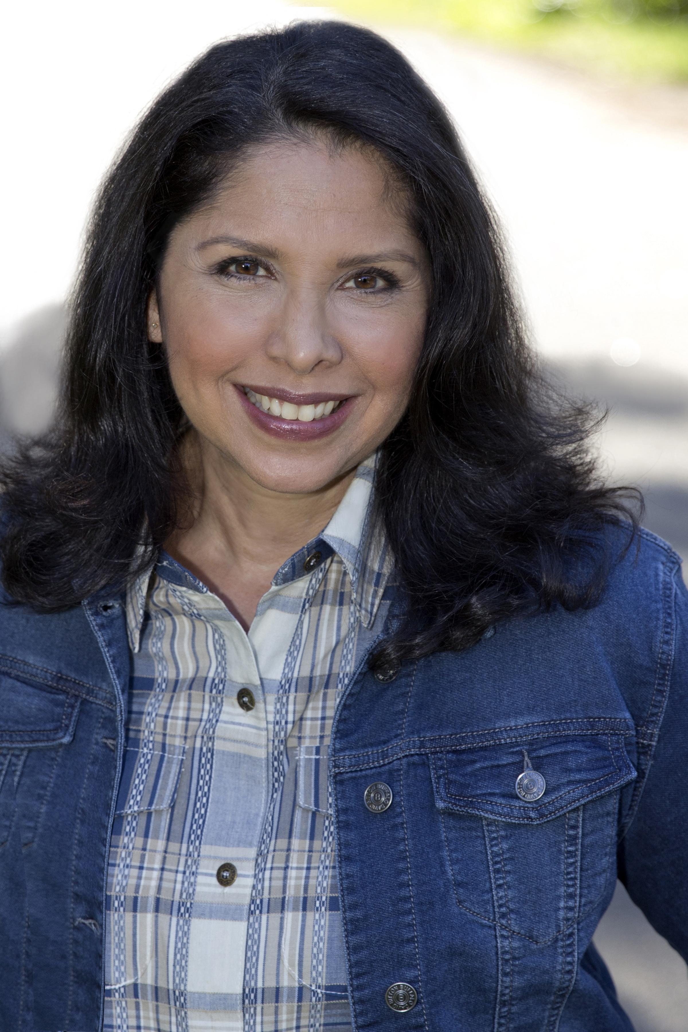 actor Susanna Velasquez large photo