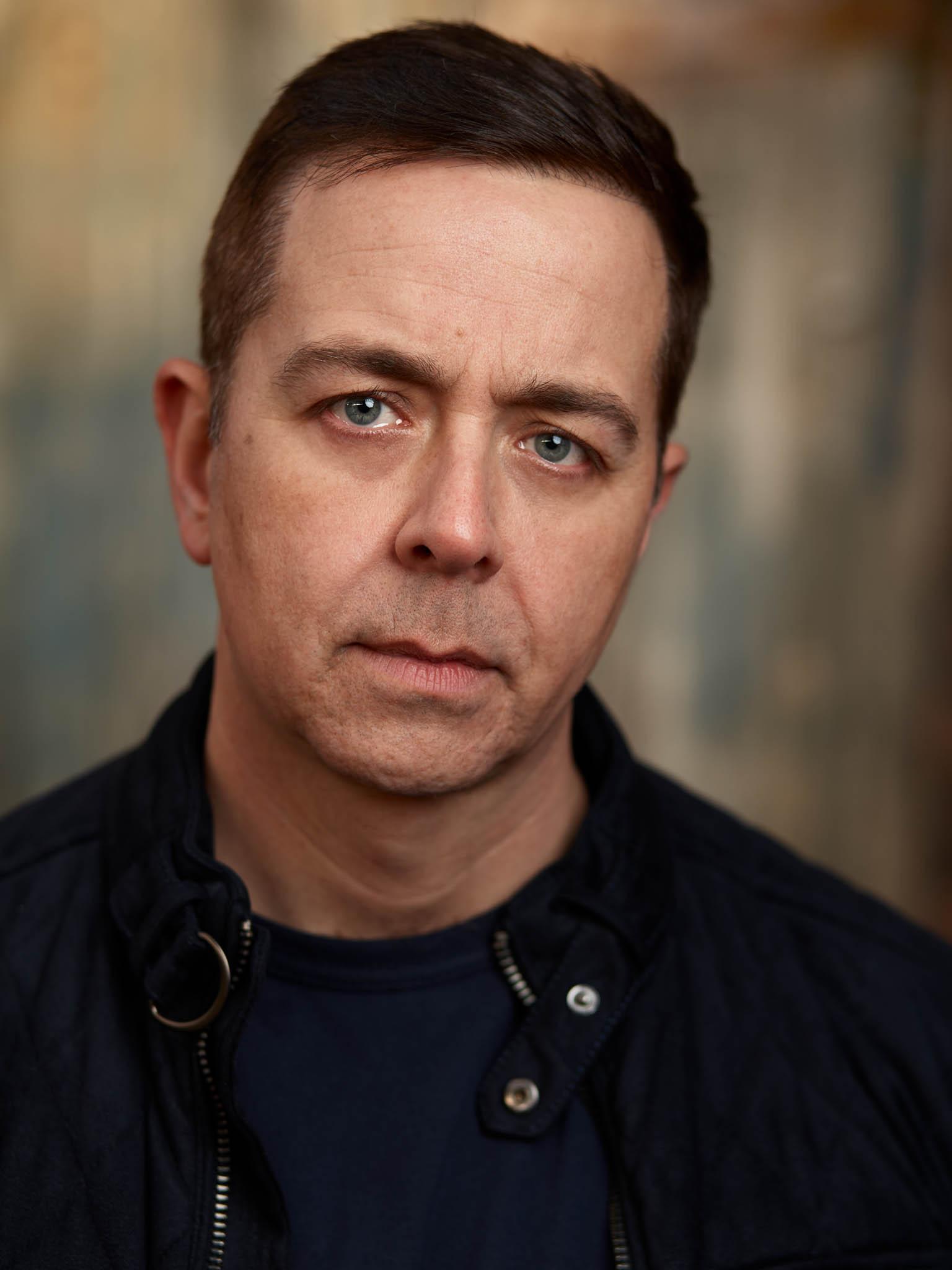 actor Iain Hoskins large photo