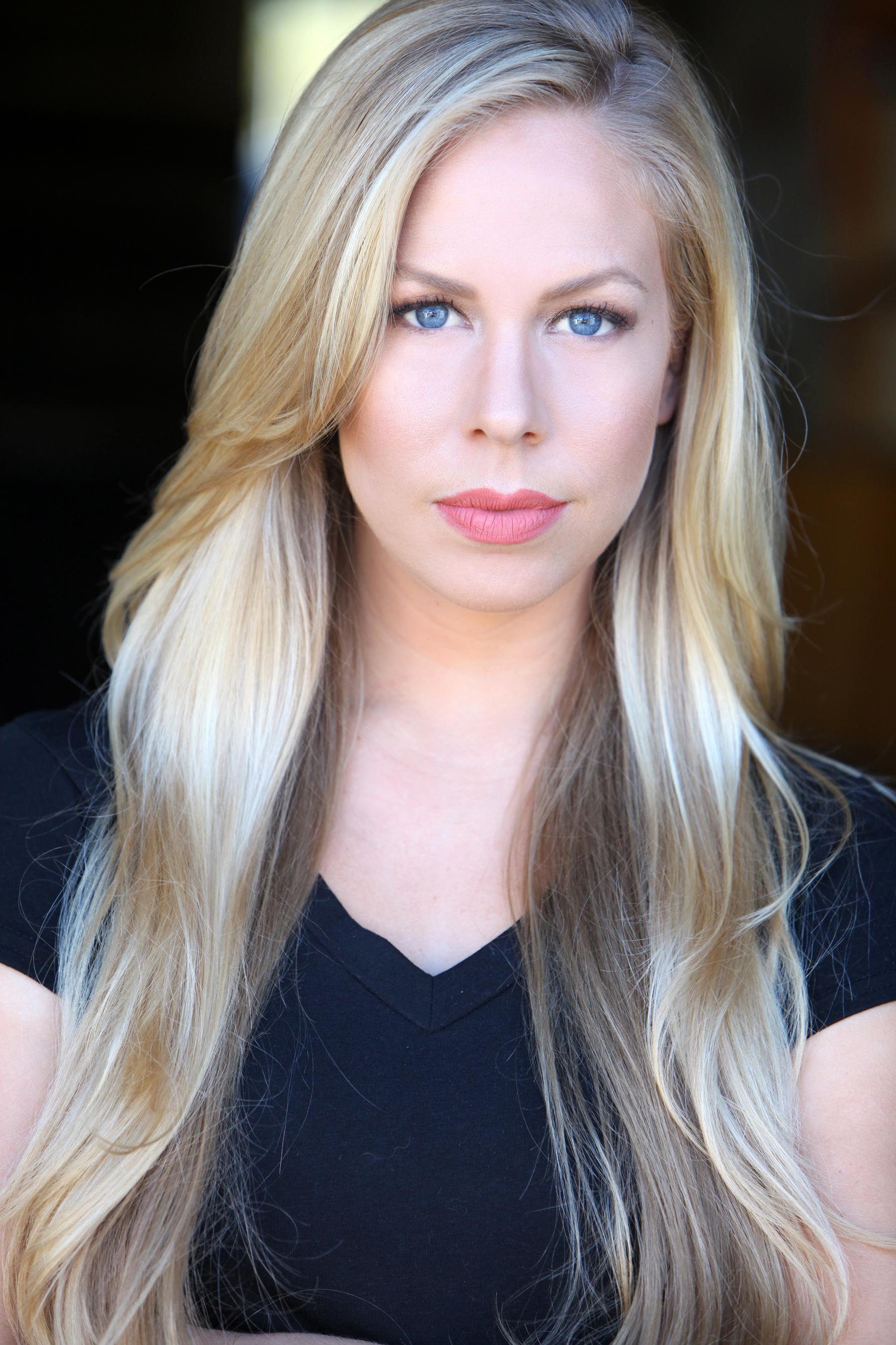 actor Abigail Mason large photo