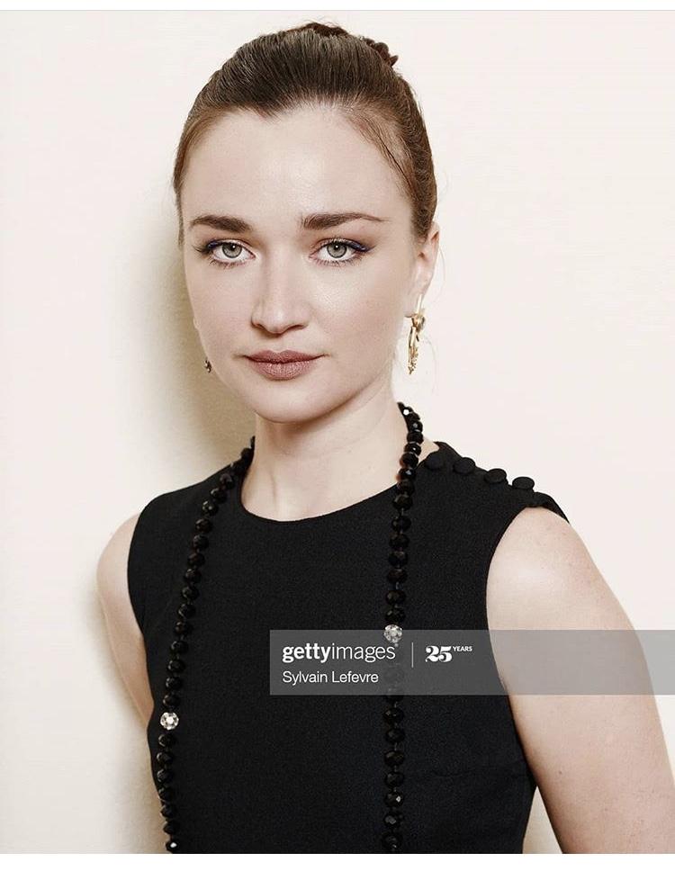 actor Amy Molloy large photo