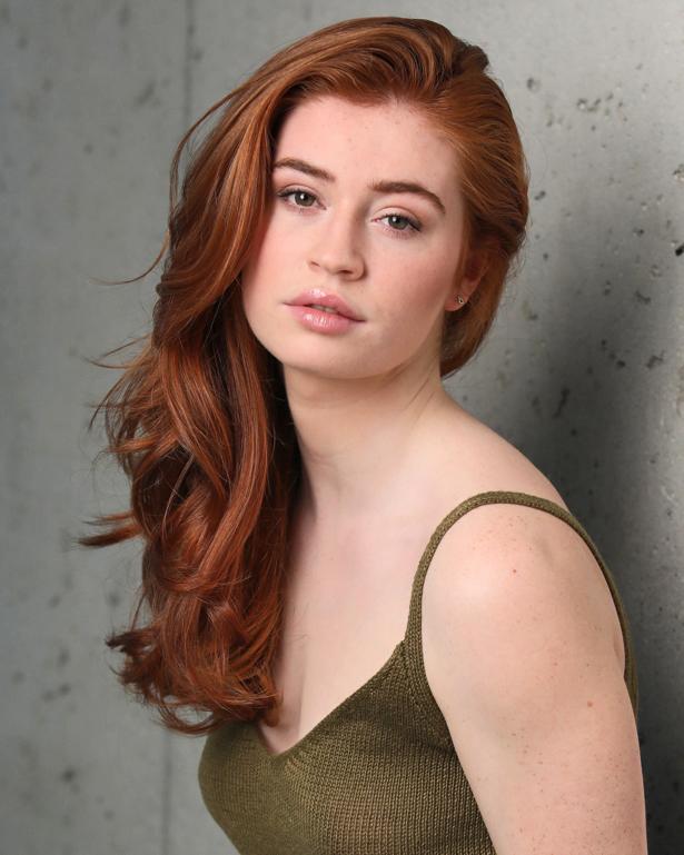 actor Caylin Turner large photo