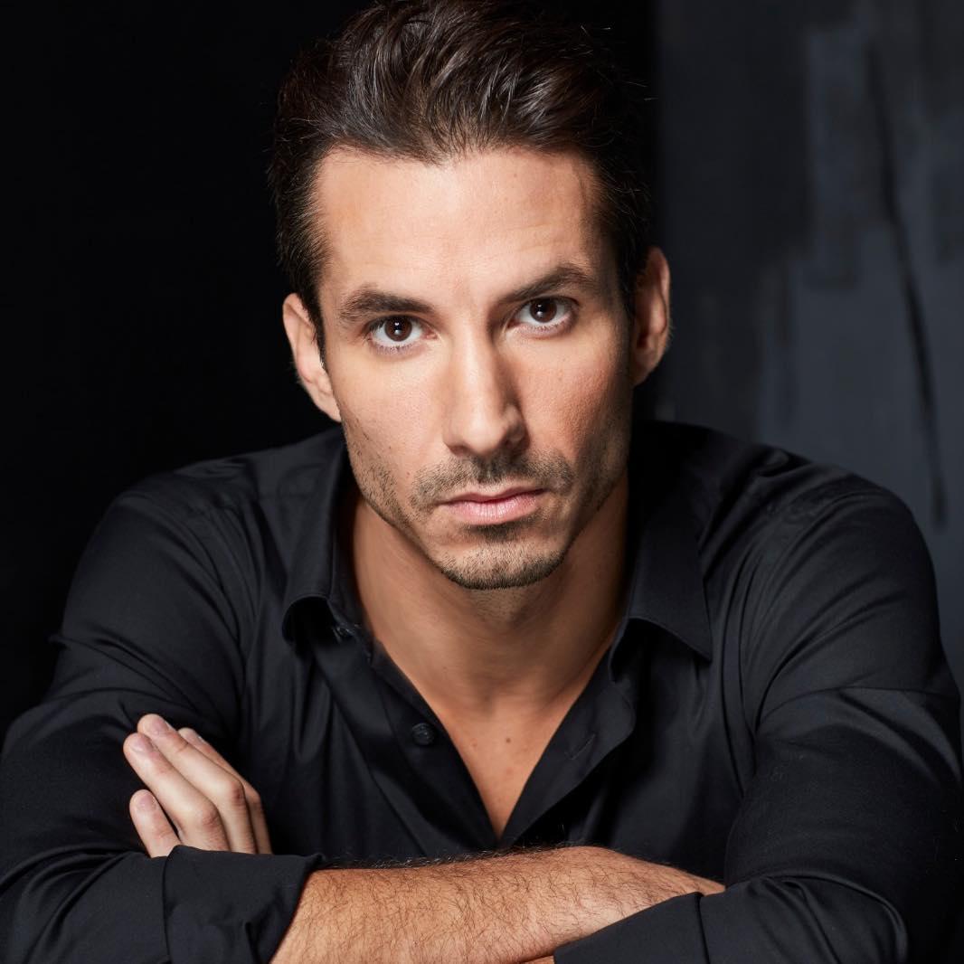 actor Jérémy Ferrari large photo