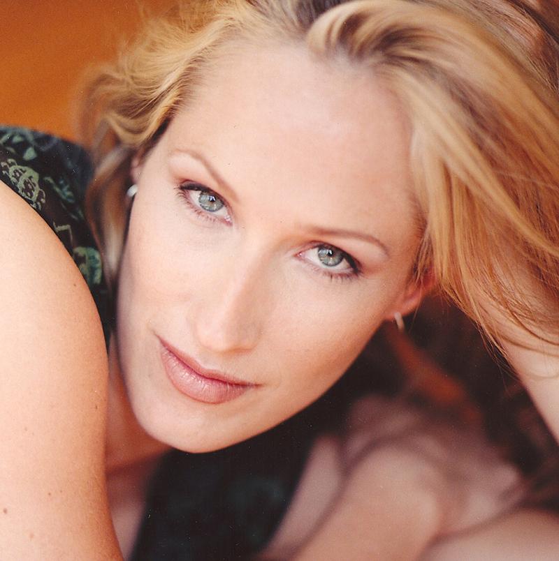 actor Sabrina Reeves large photo