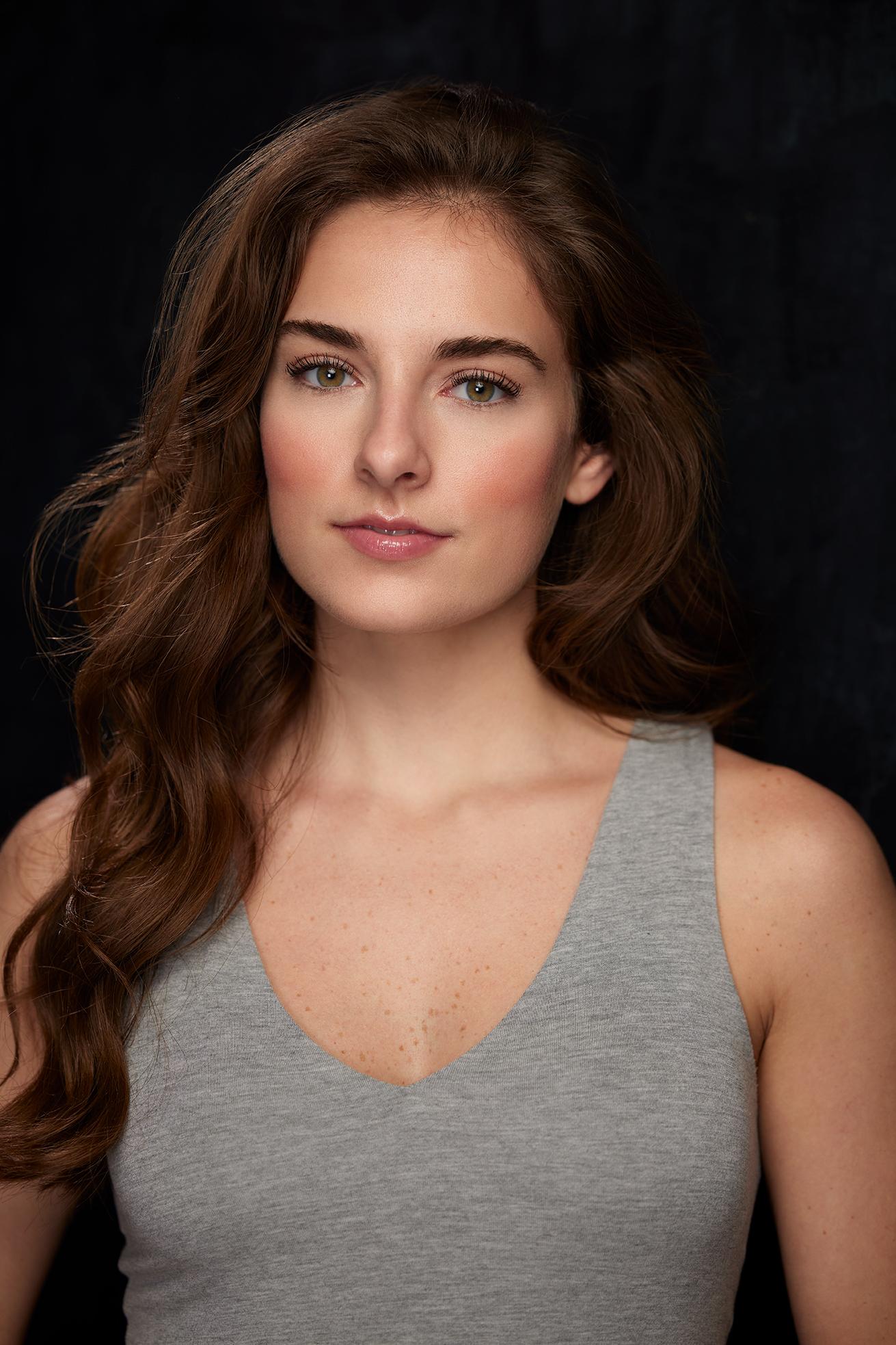 actor Isabelle Almoyan large photo