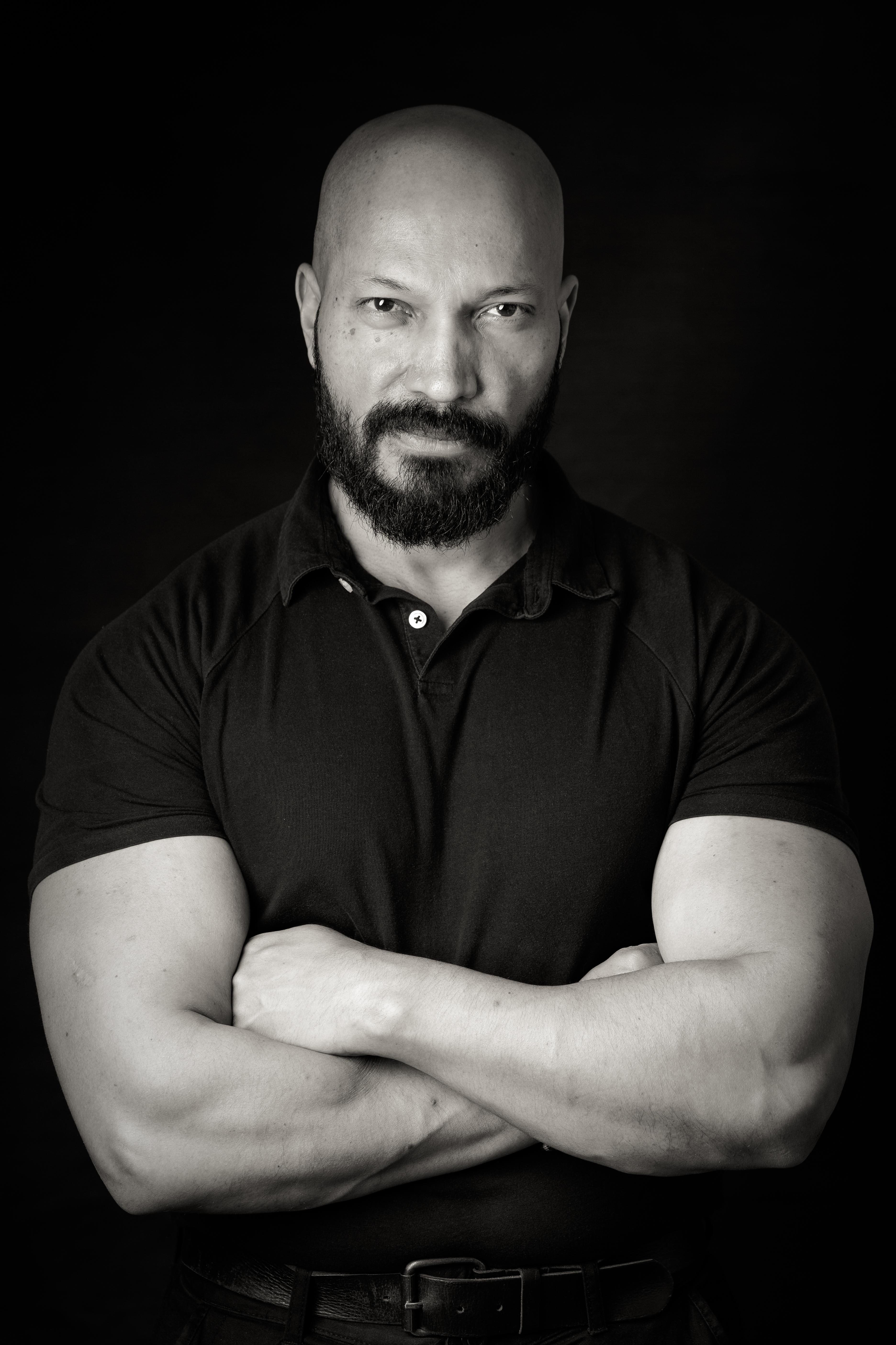 actor Kevin Mangar large photo