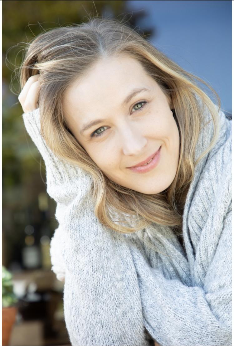 actor Kara Schaaf large photo