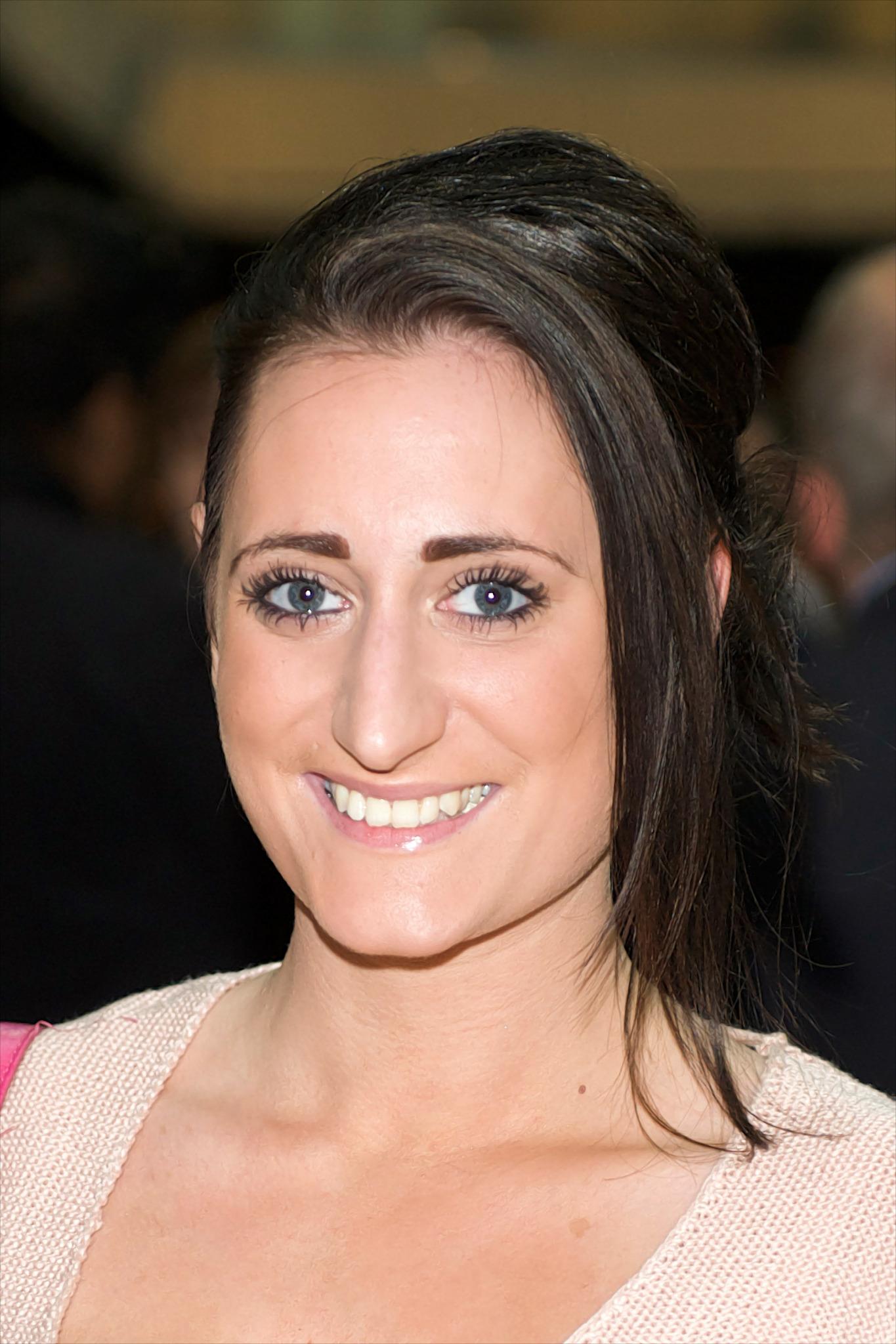 actor Lauren Socha large photo