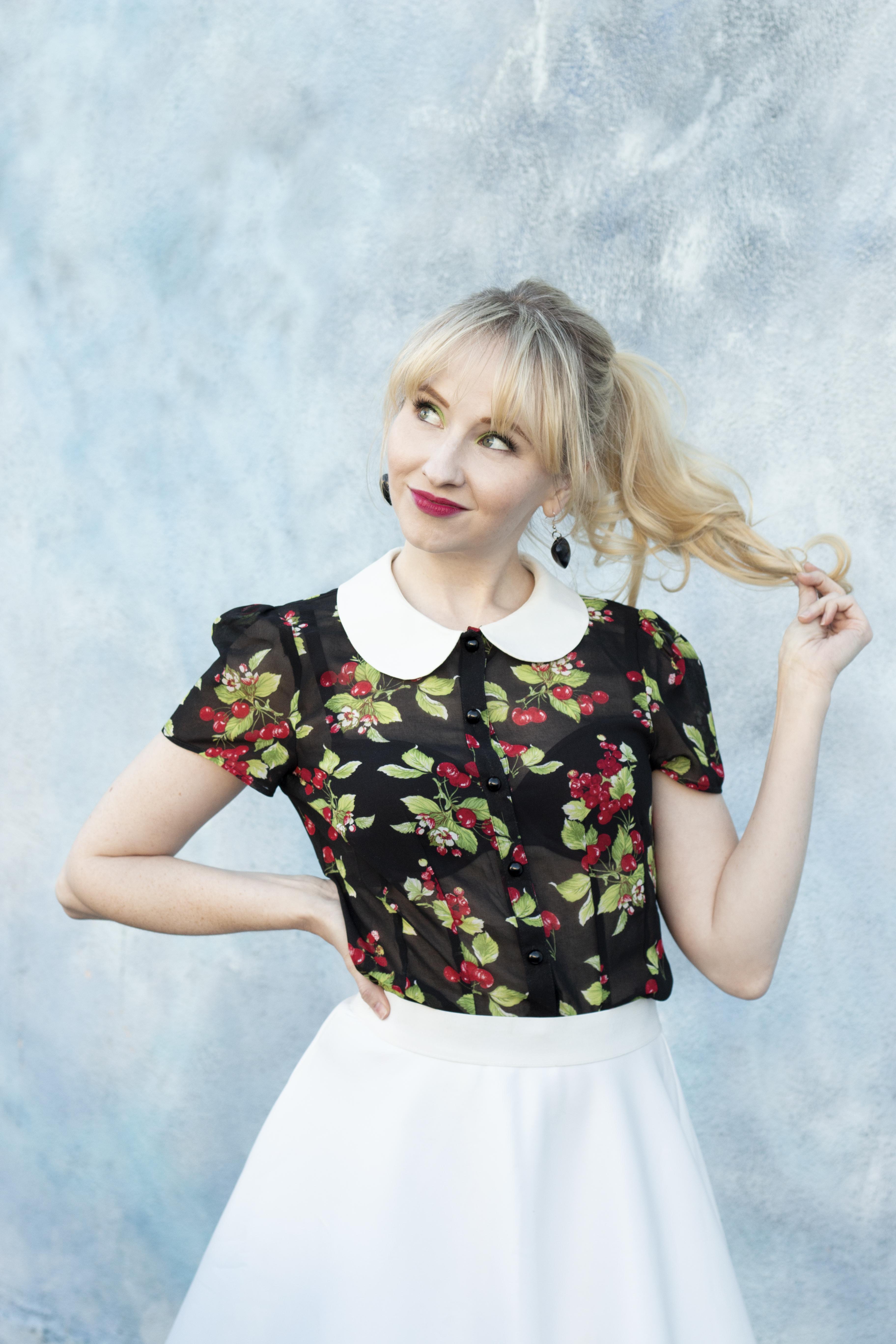 actor Mary Kate Wiles large photo