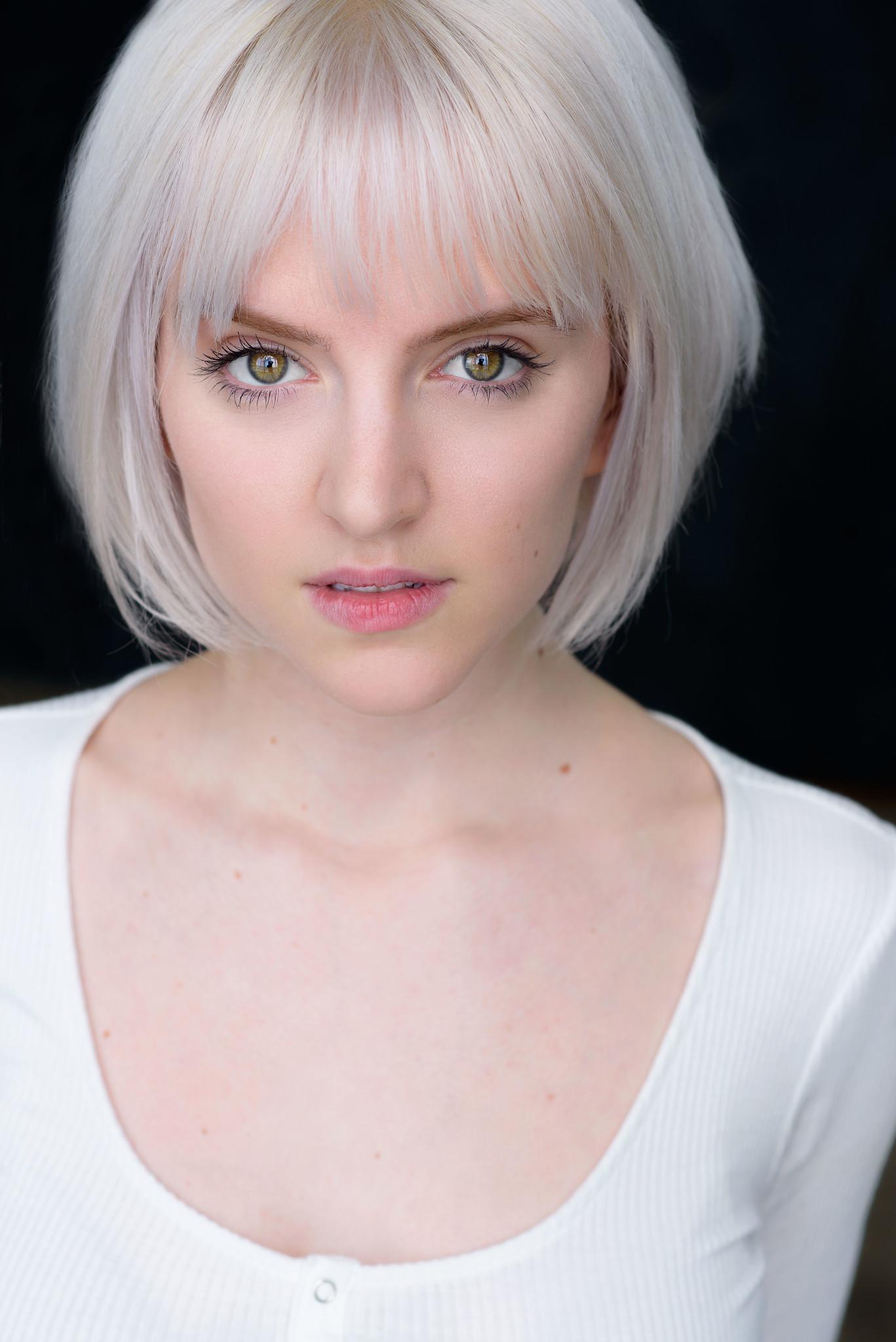 actor Tessa Netting large photo