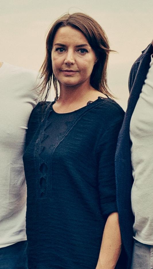 actor Debbie Gwyther large photo