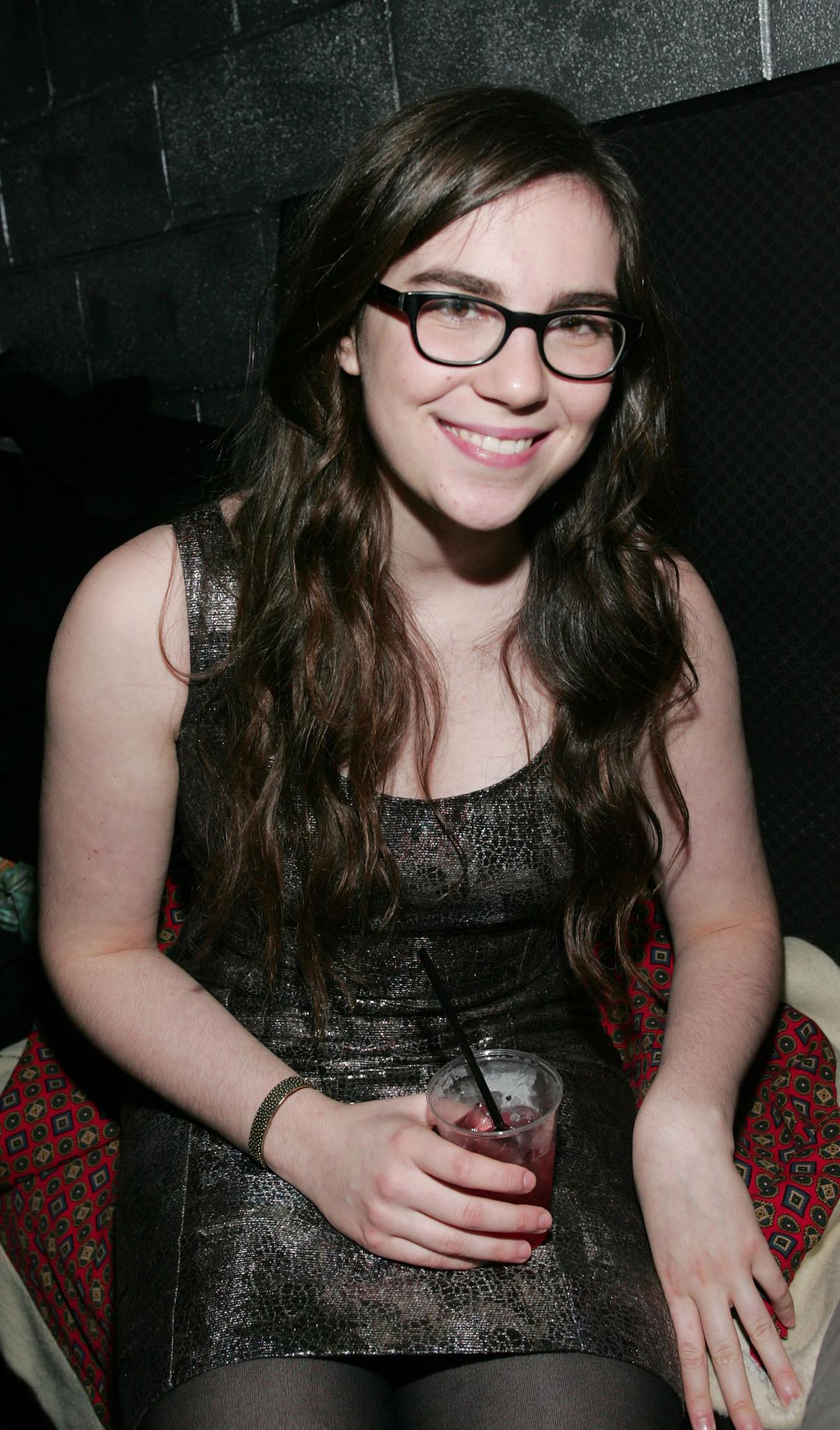 actor Grace Dunham large photo