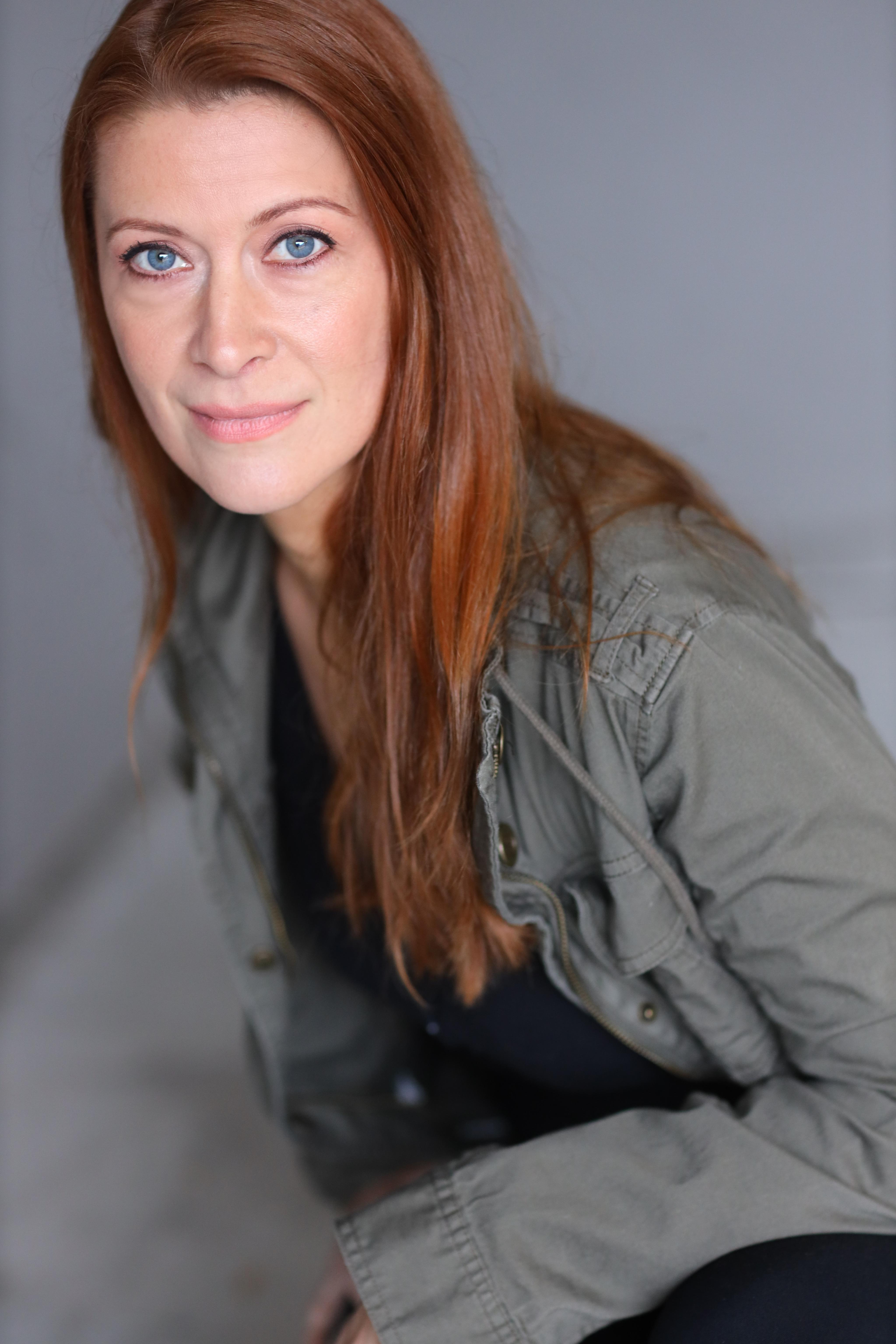 actor Fiona McQuinn large photo