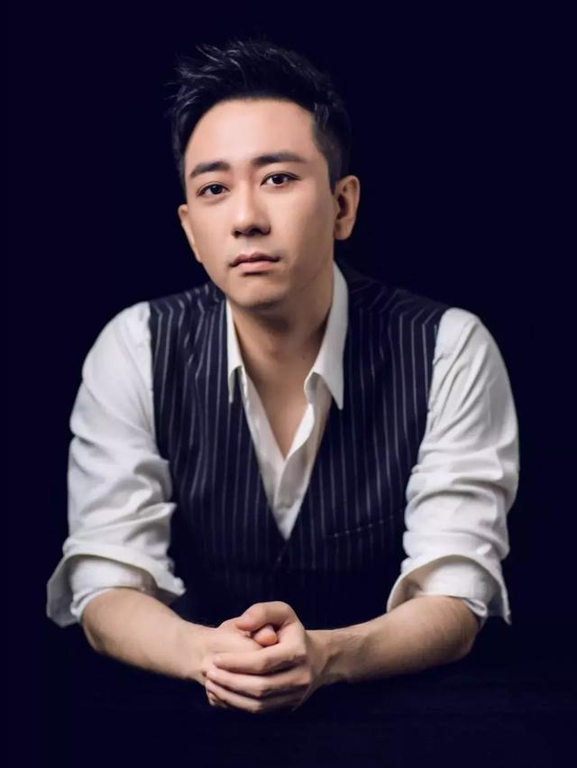 actor Zijian Wang large photo