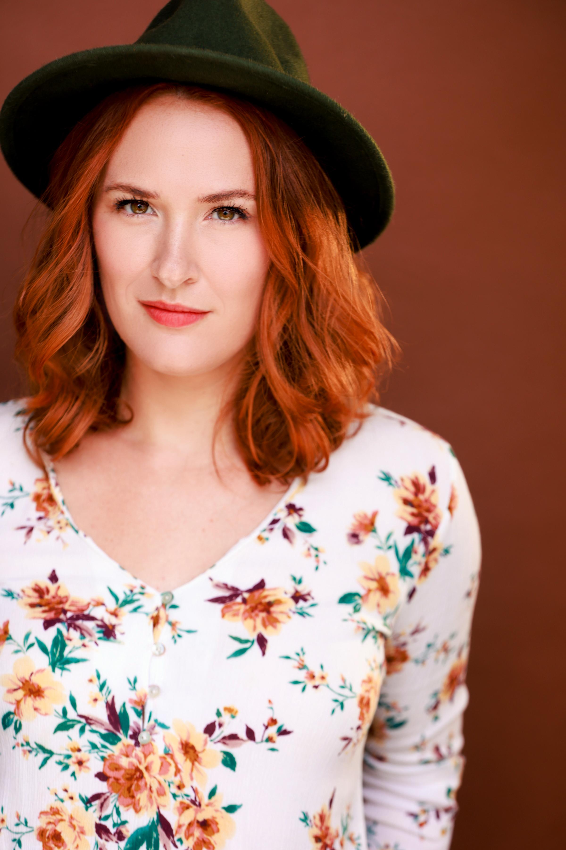 actor Liz Waters large photo