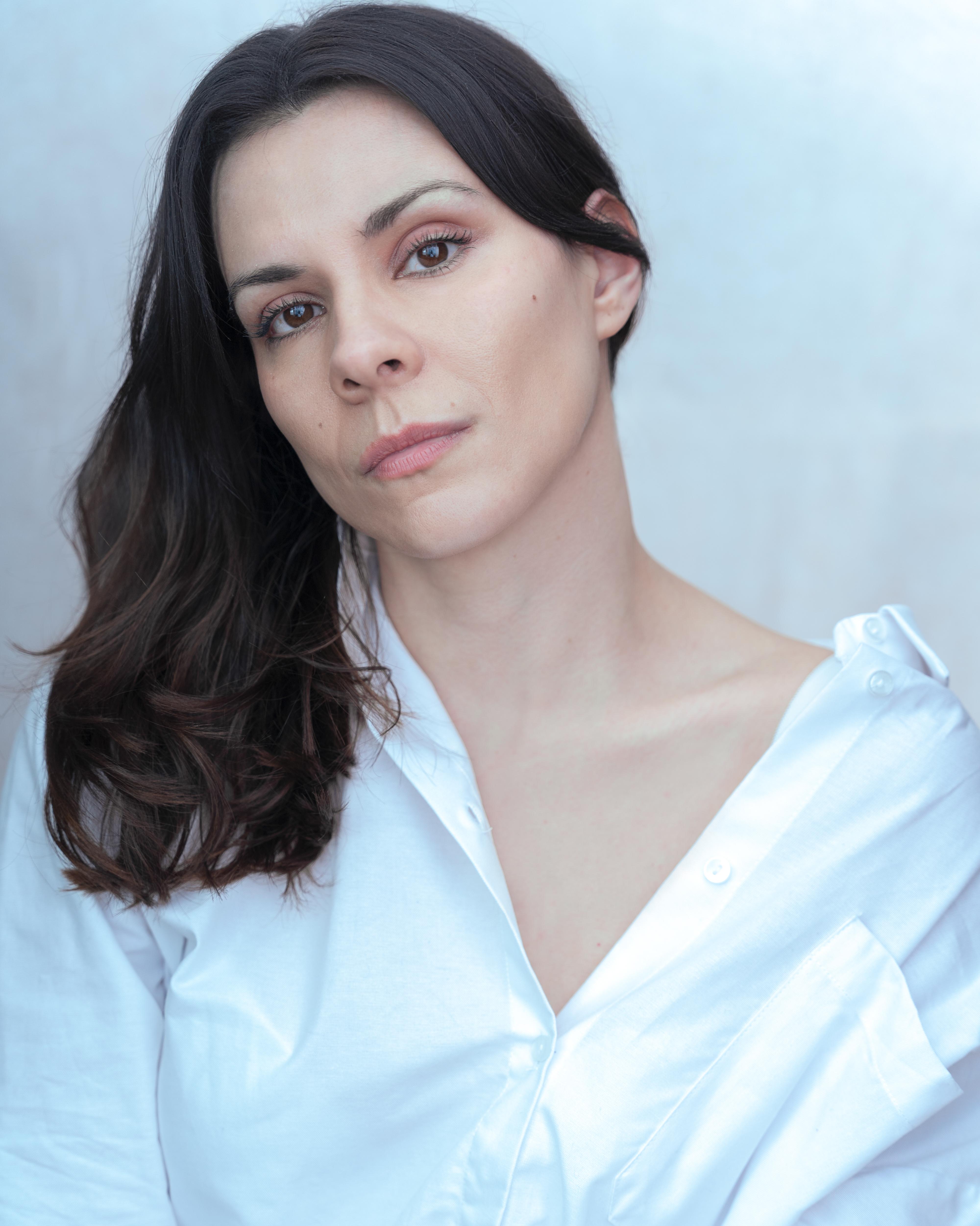 actor Sian Abrahams large photo