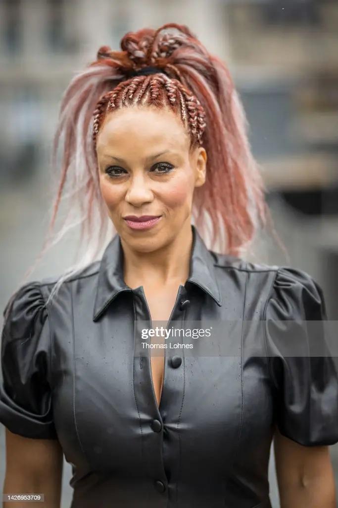 actor Petra Sprecher large photo