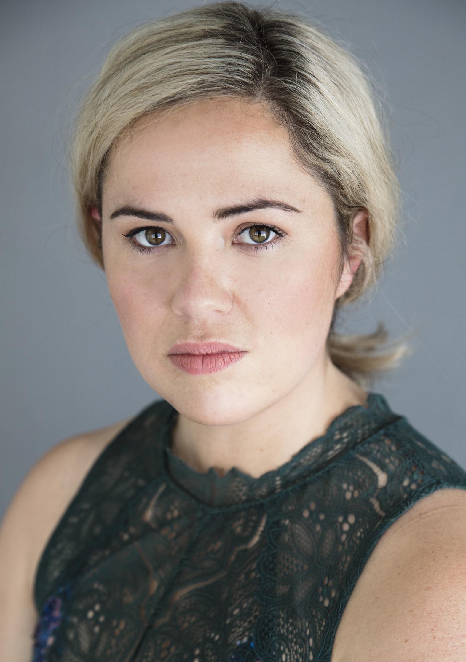 actor Kate McGill large photo