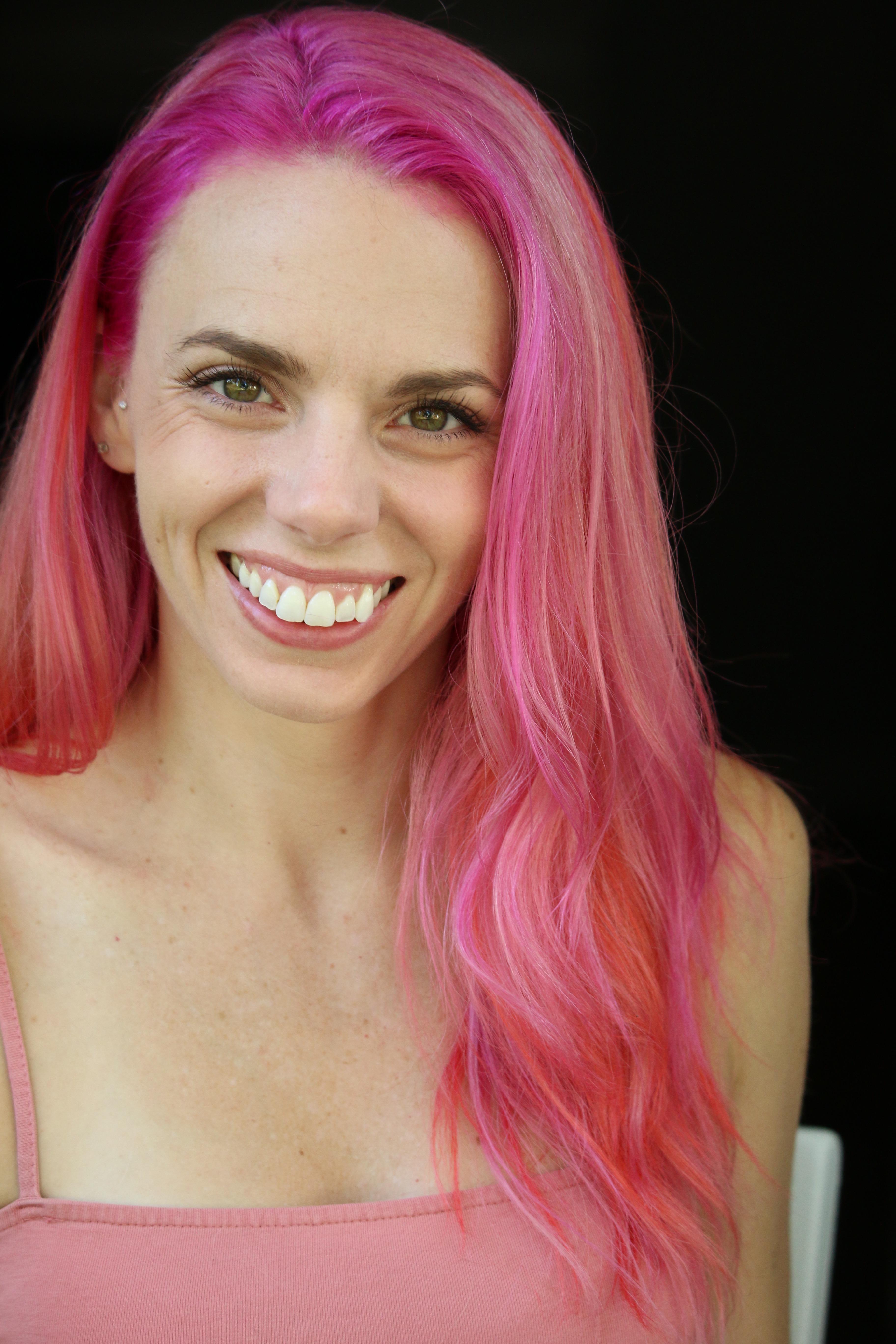 actor Sarah Dionna large photo