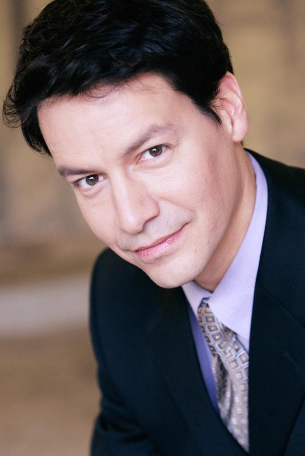 actor Bill Mendieta large photo