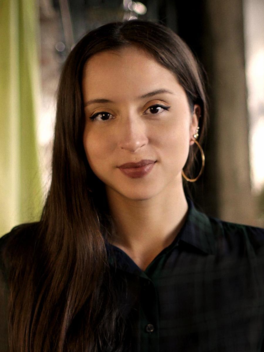 actor April Maxey large photo