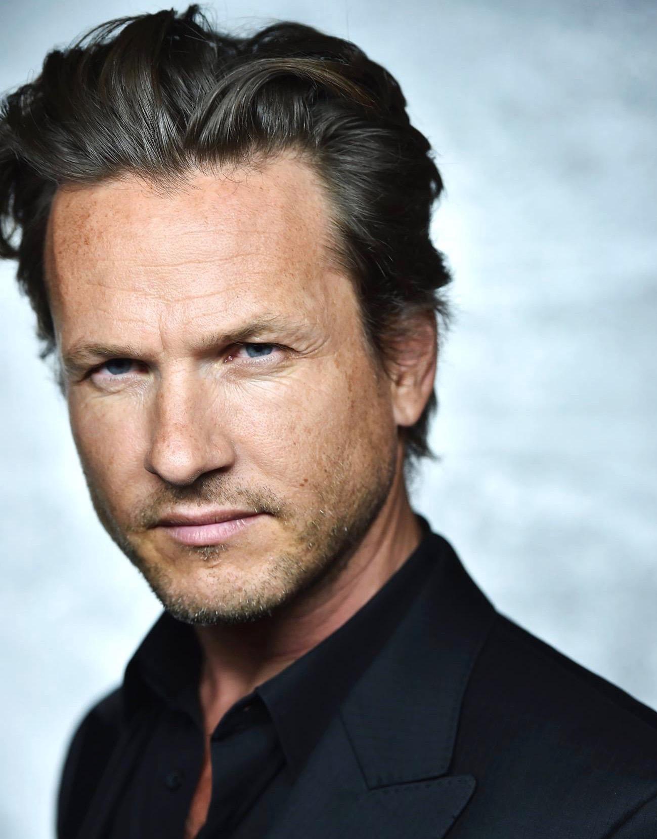 actor Martin Dingle Wall large photo