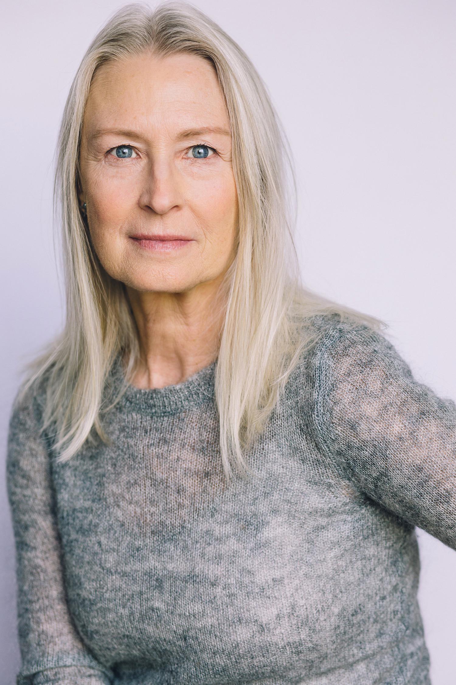 actor Christine Kellogg-Darrin large photo