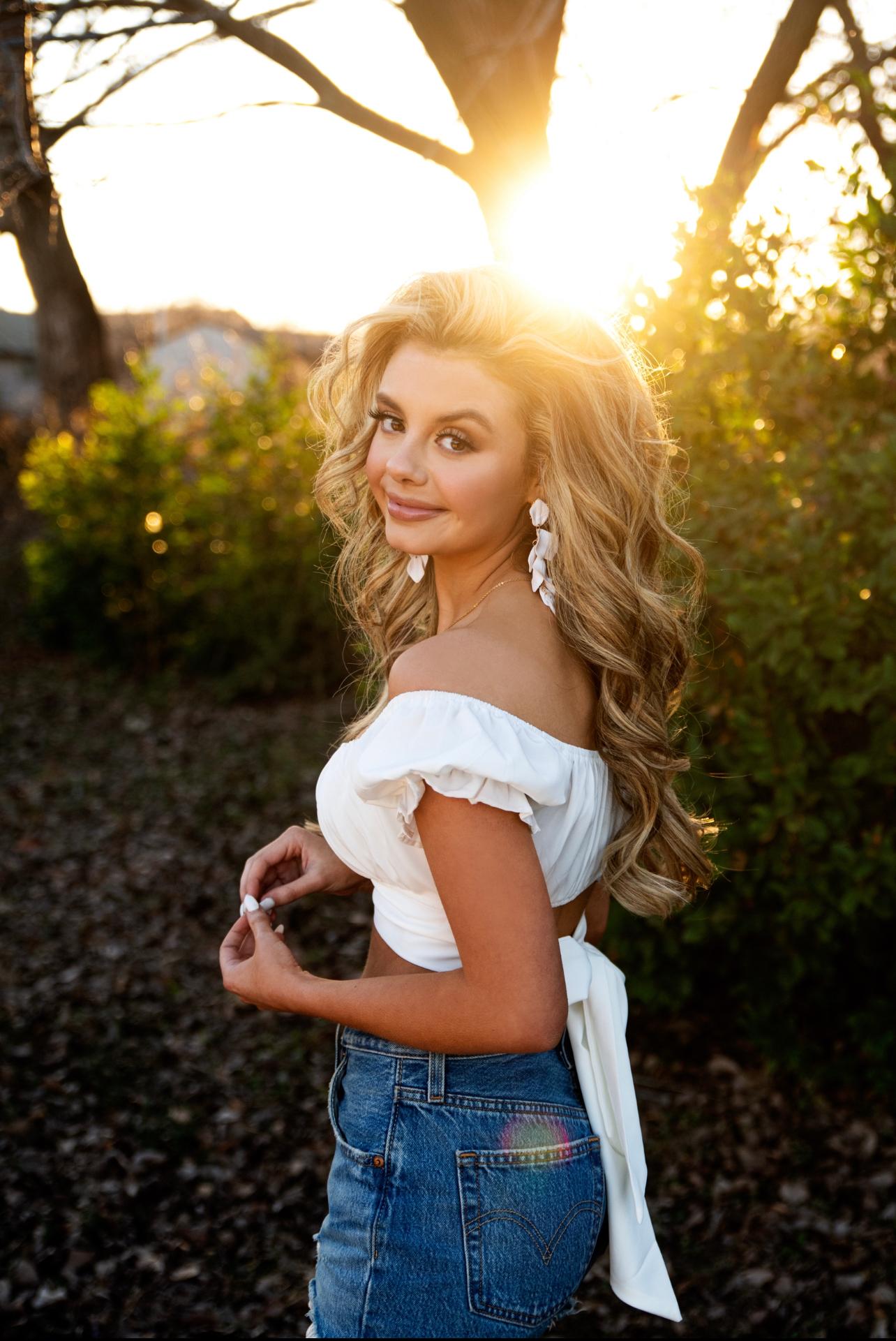 actor Mallory James Mahoney large photo