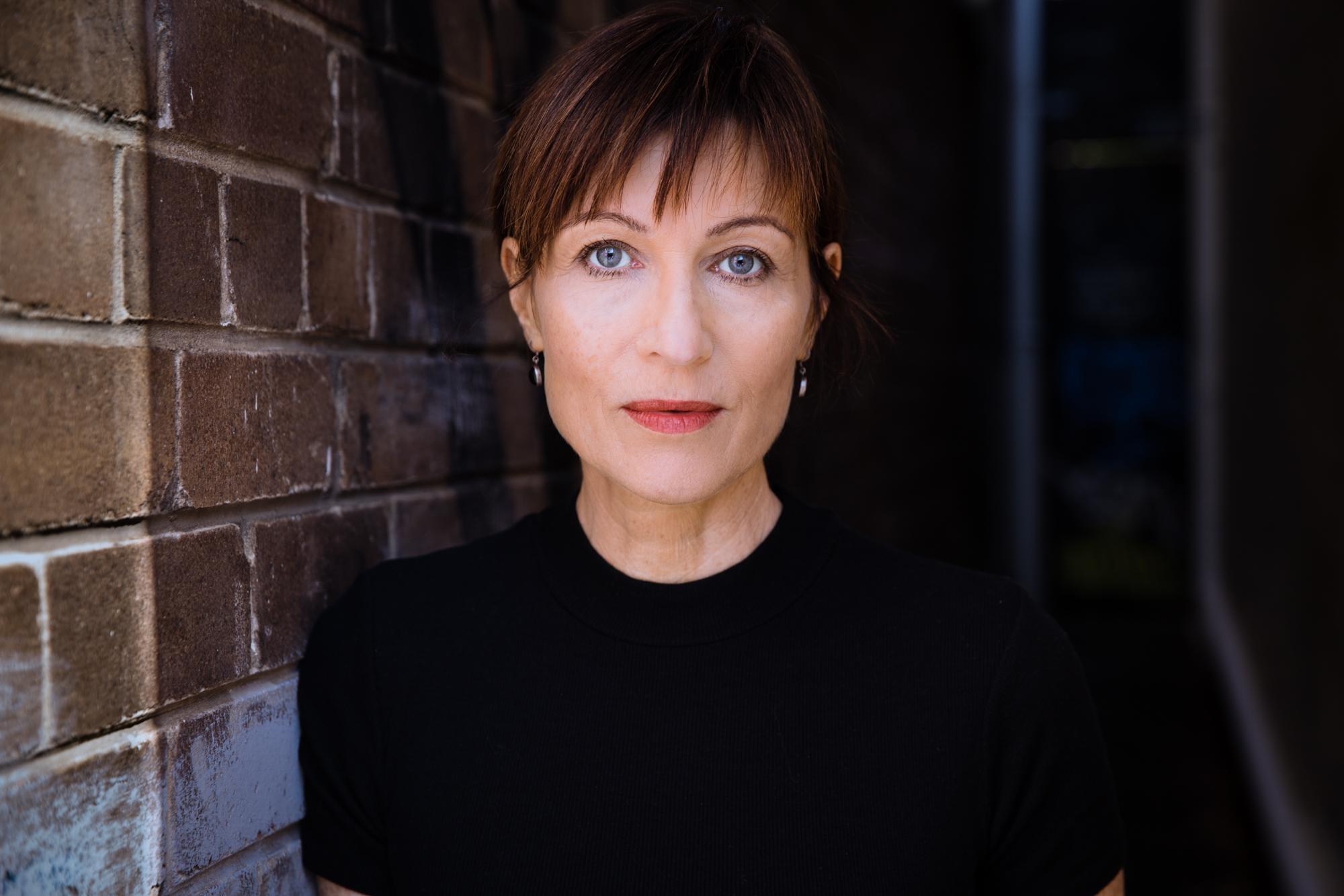 actor Rhondda Findleton large photo